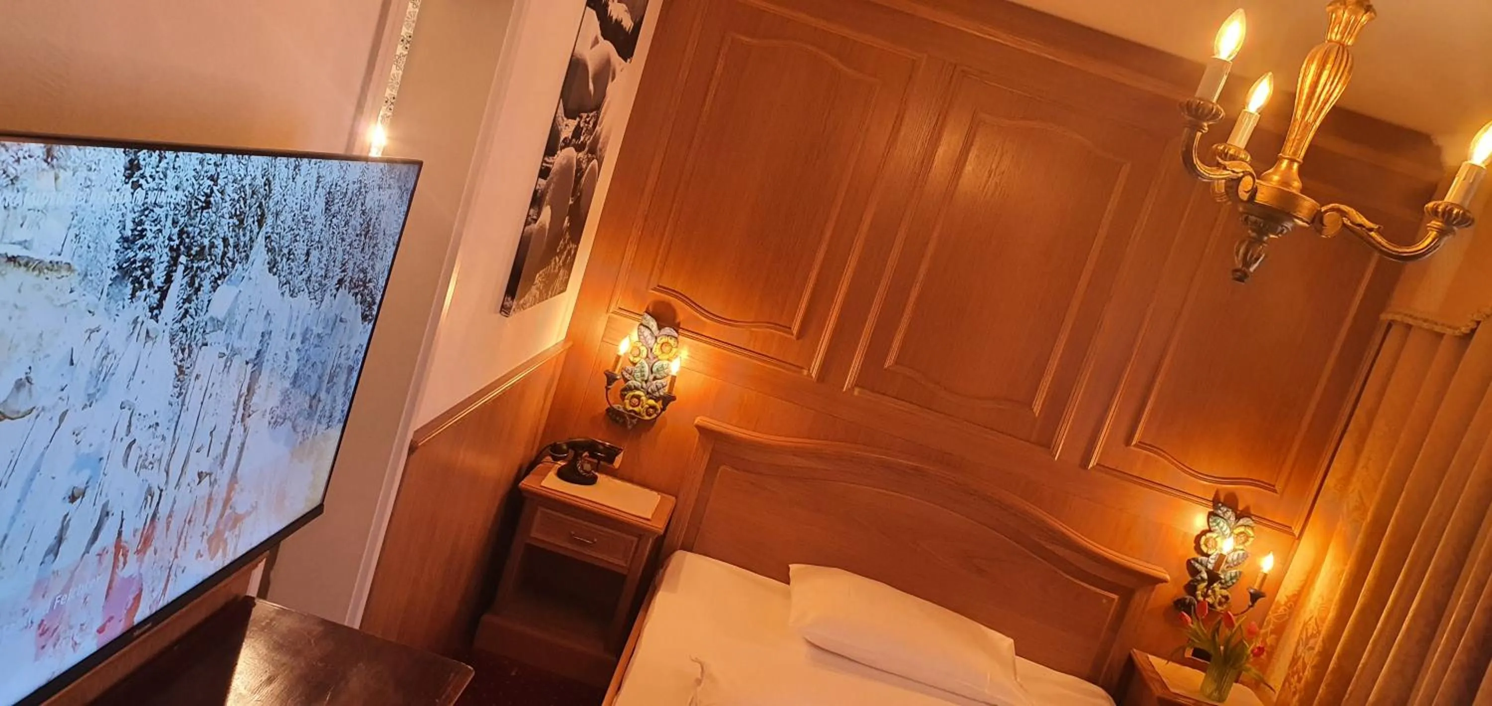 Bed in Villa Martha Vintage Hotel-B&B