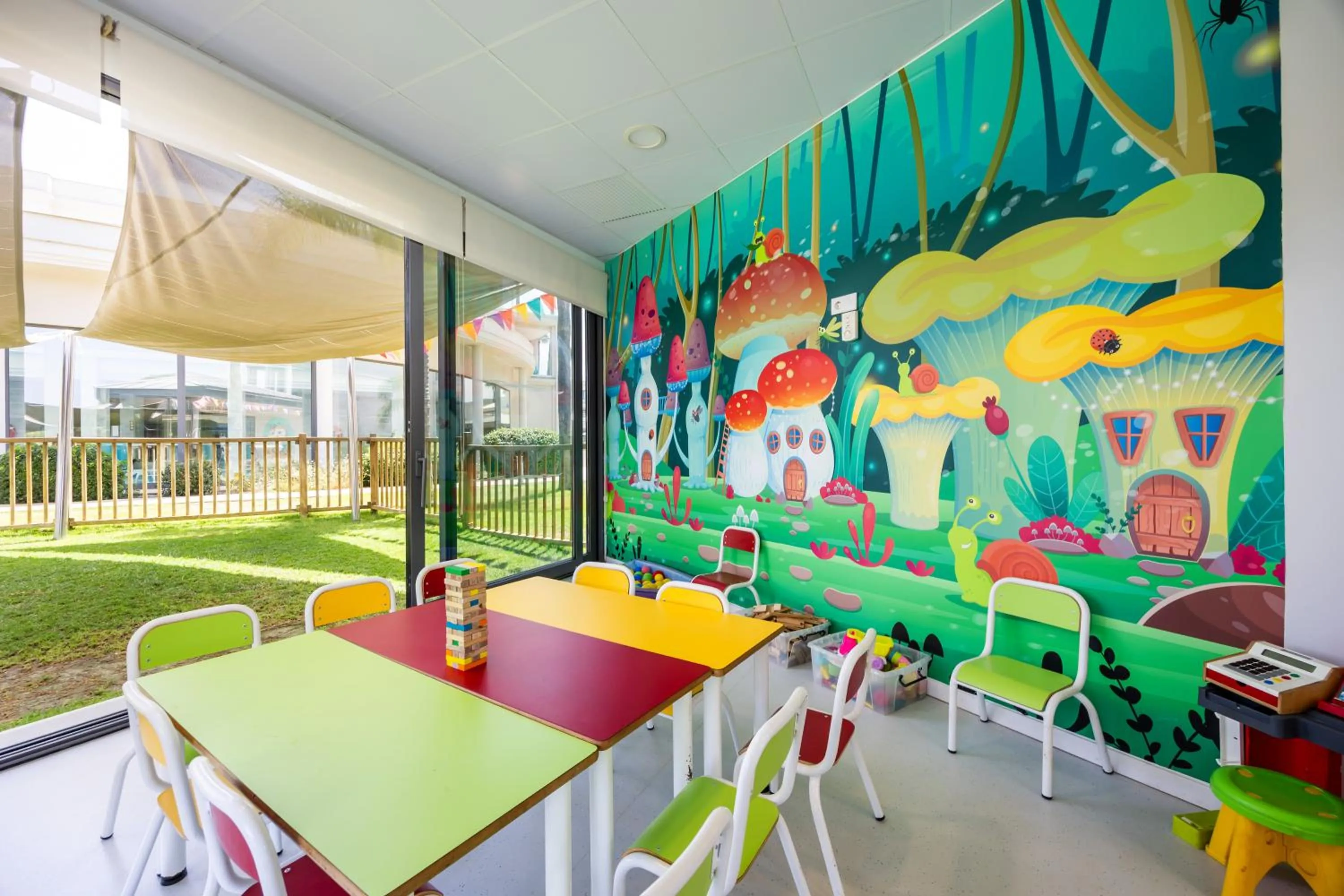 Game Room in Hipotels Barrosa Park