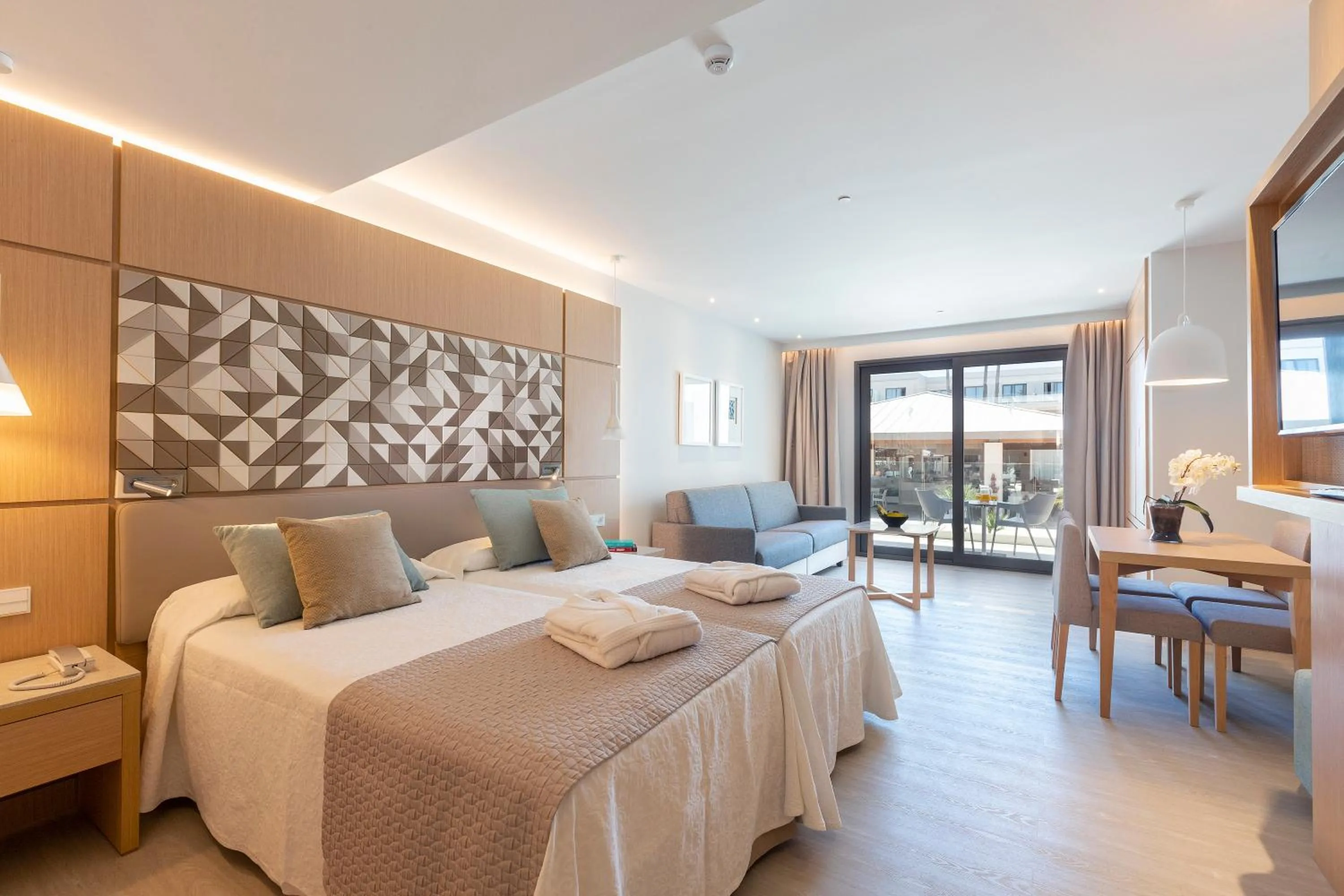 Bed in Hipotels Barrosa Park