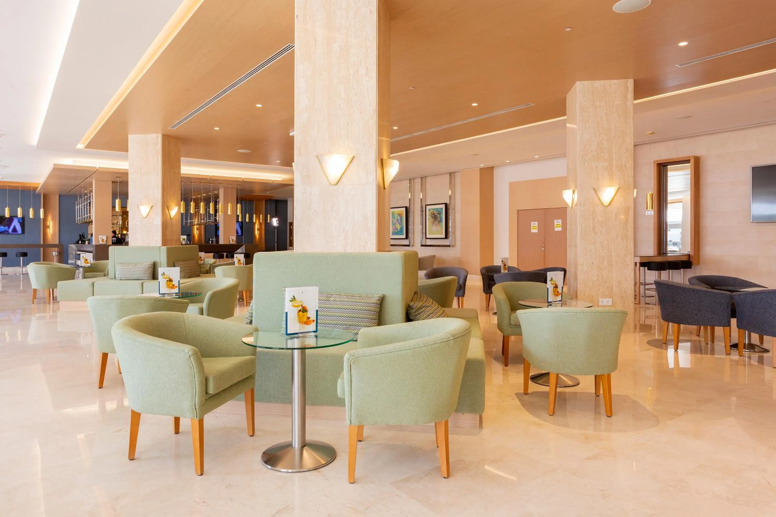 Lounge or bar in Hipotels Barrosa Park