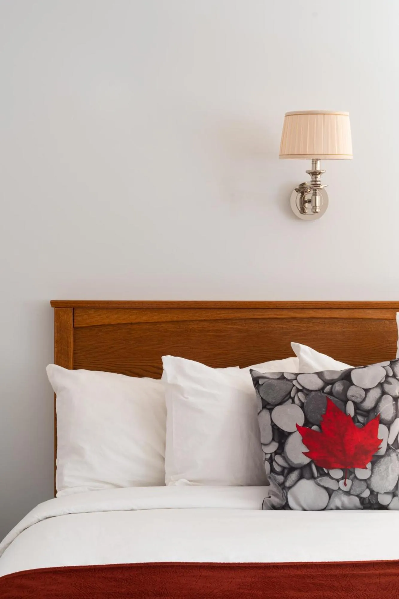 Bed in Schott's Lake Conference & Resort