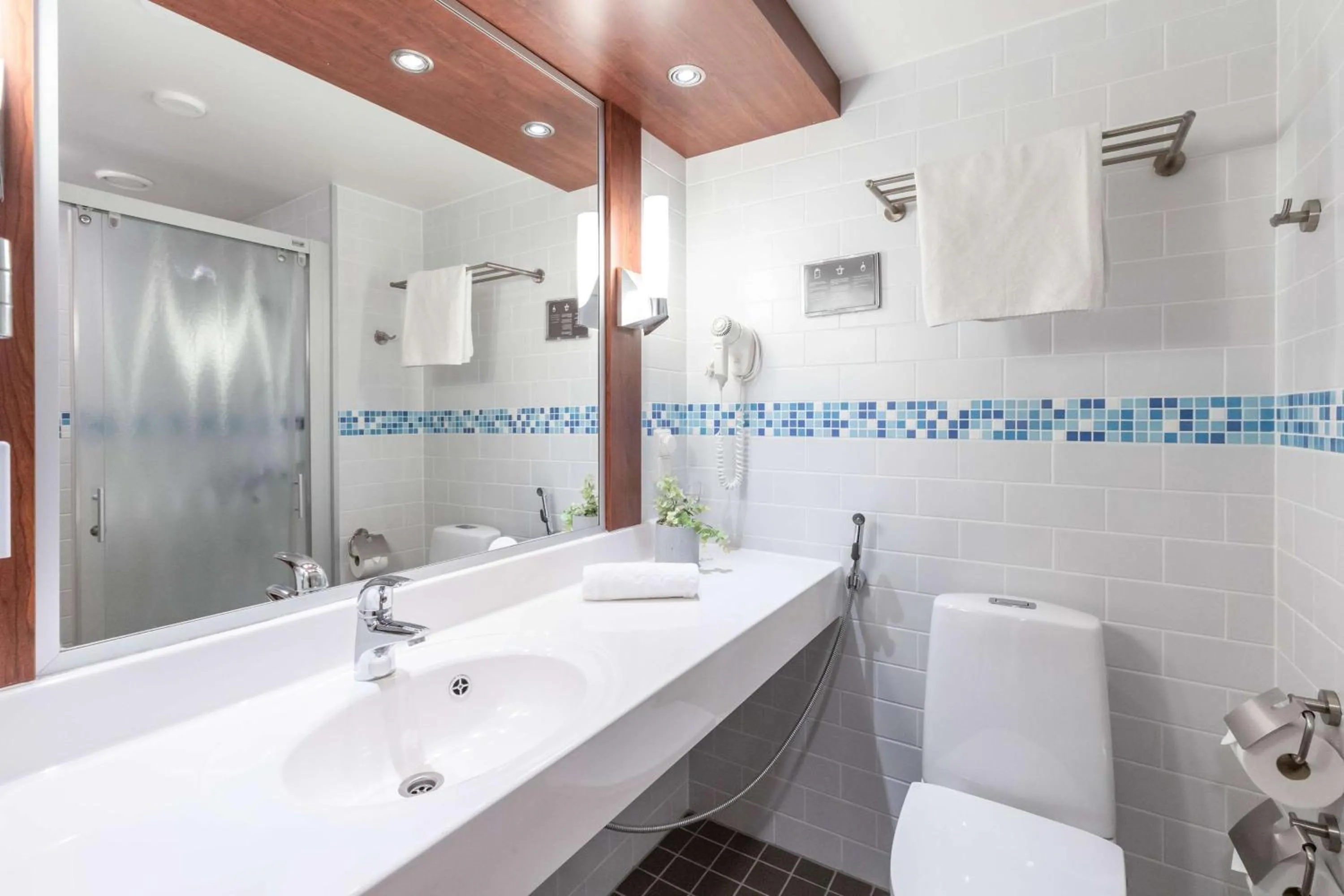 Bathroom in Scandic Tampere Koskipuisto