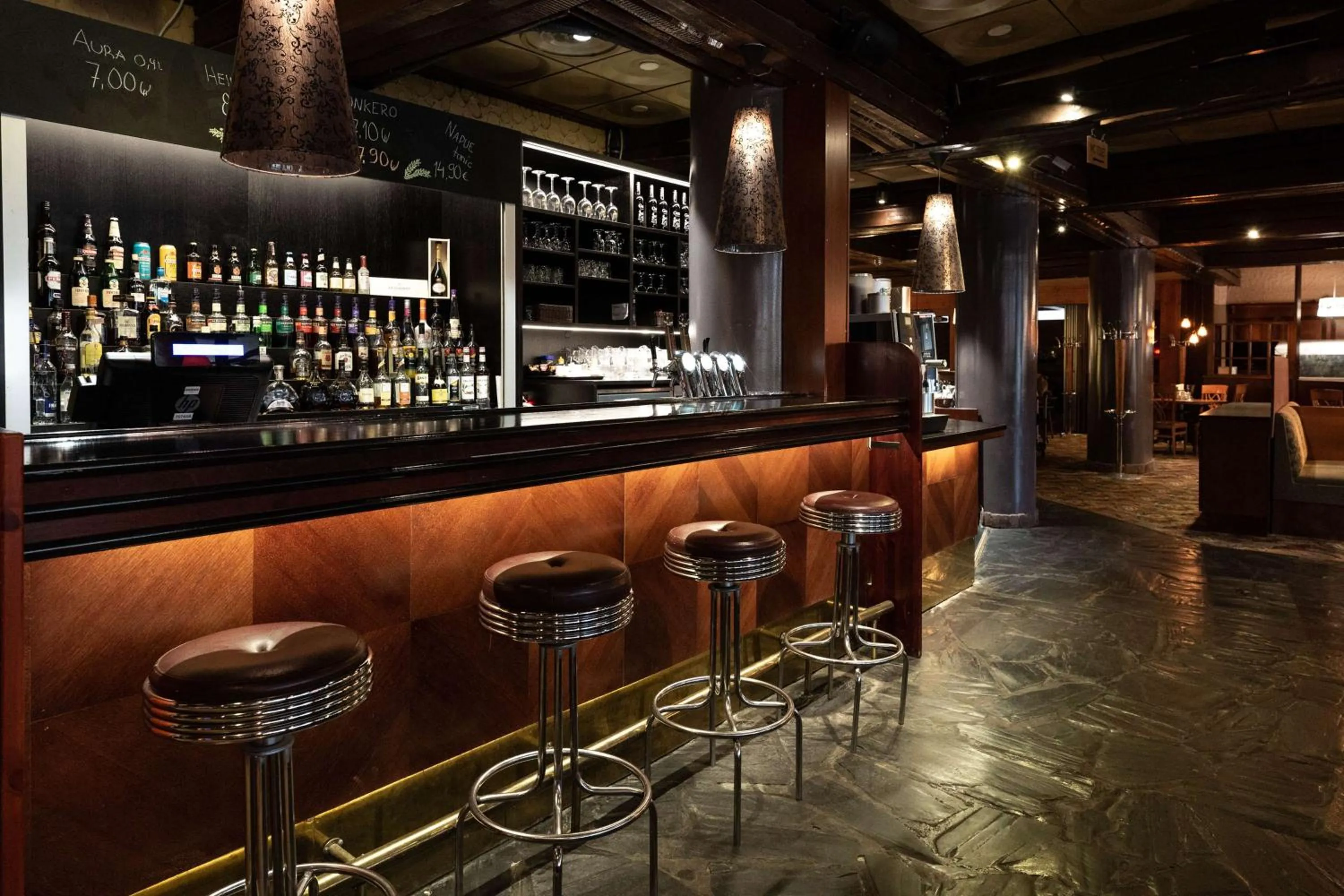 Lounge or bar in Scandic Tampere Koskipuisto