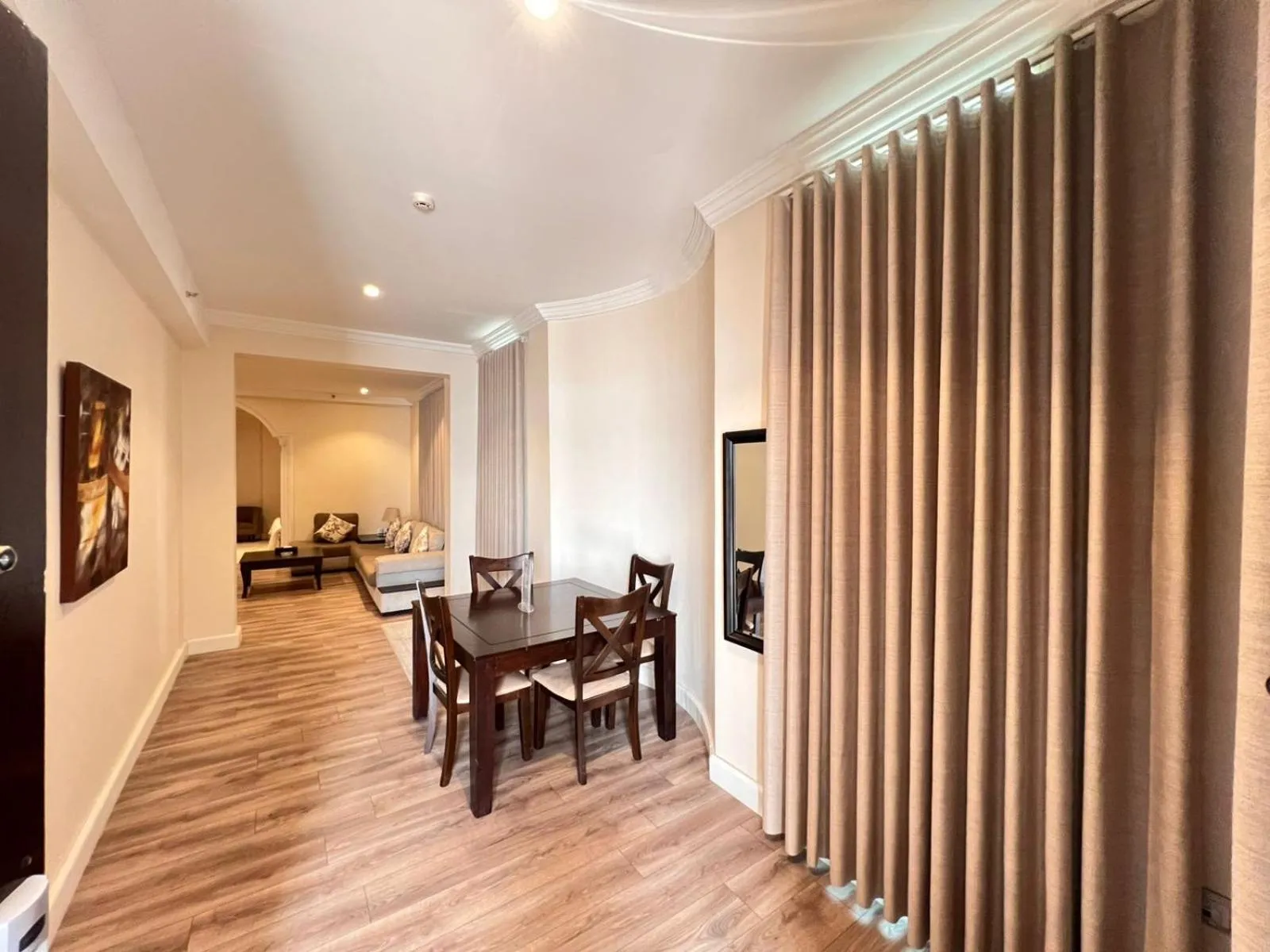 Dining area in Alshaheen Suites