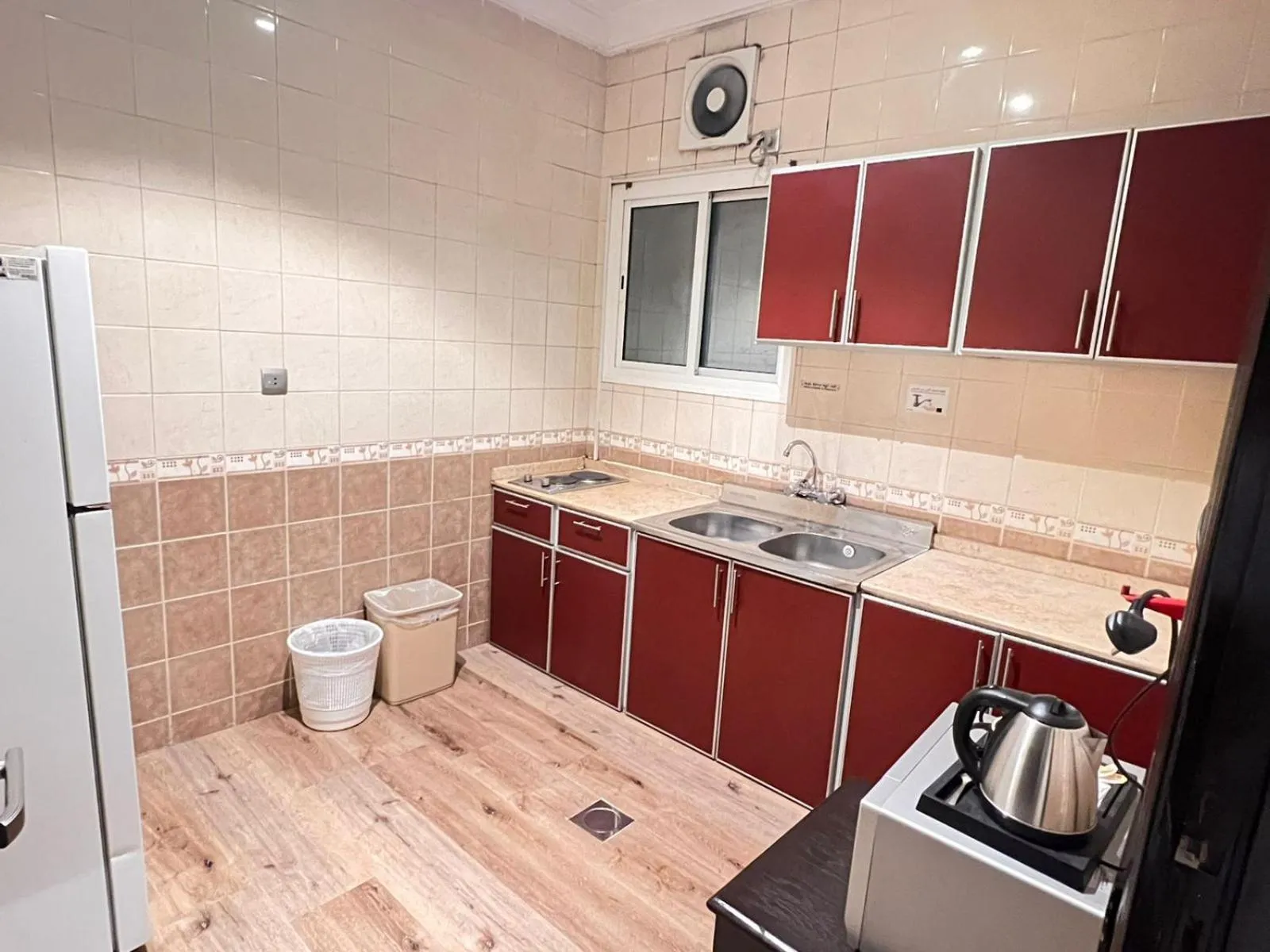 Kitchen or kitchenette in Alshaheen Suites