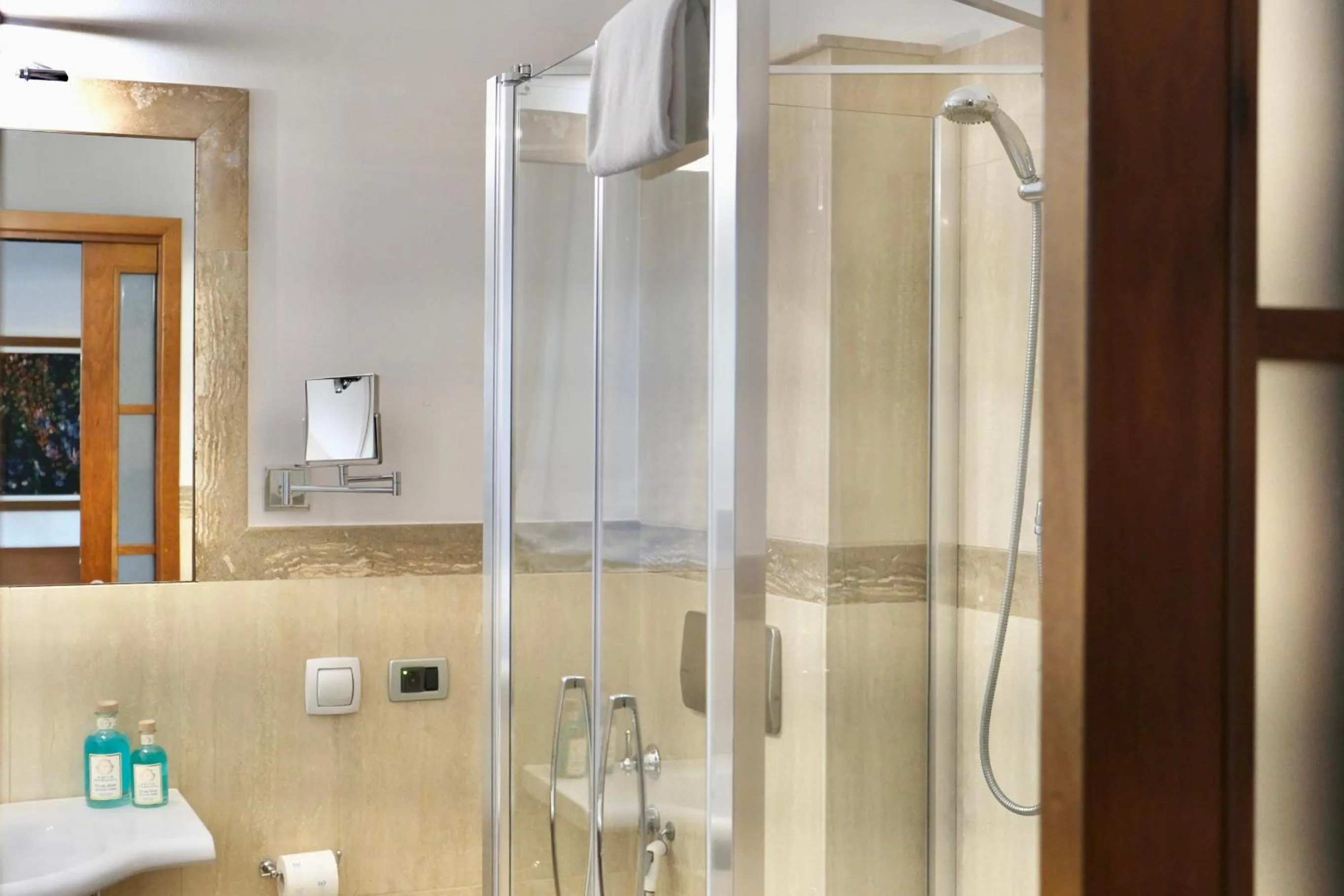 Shower in Residence Verdeluna