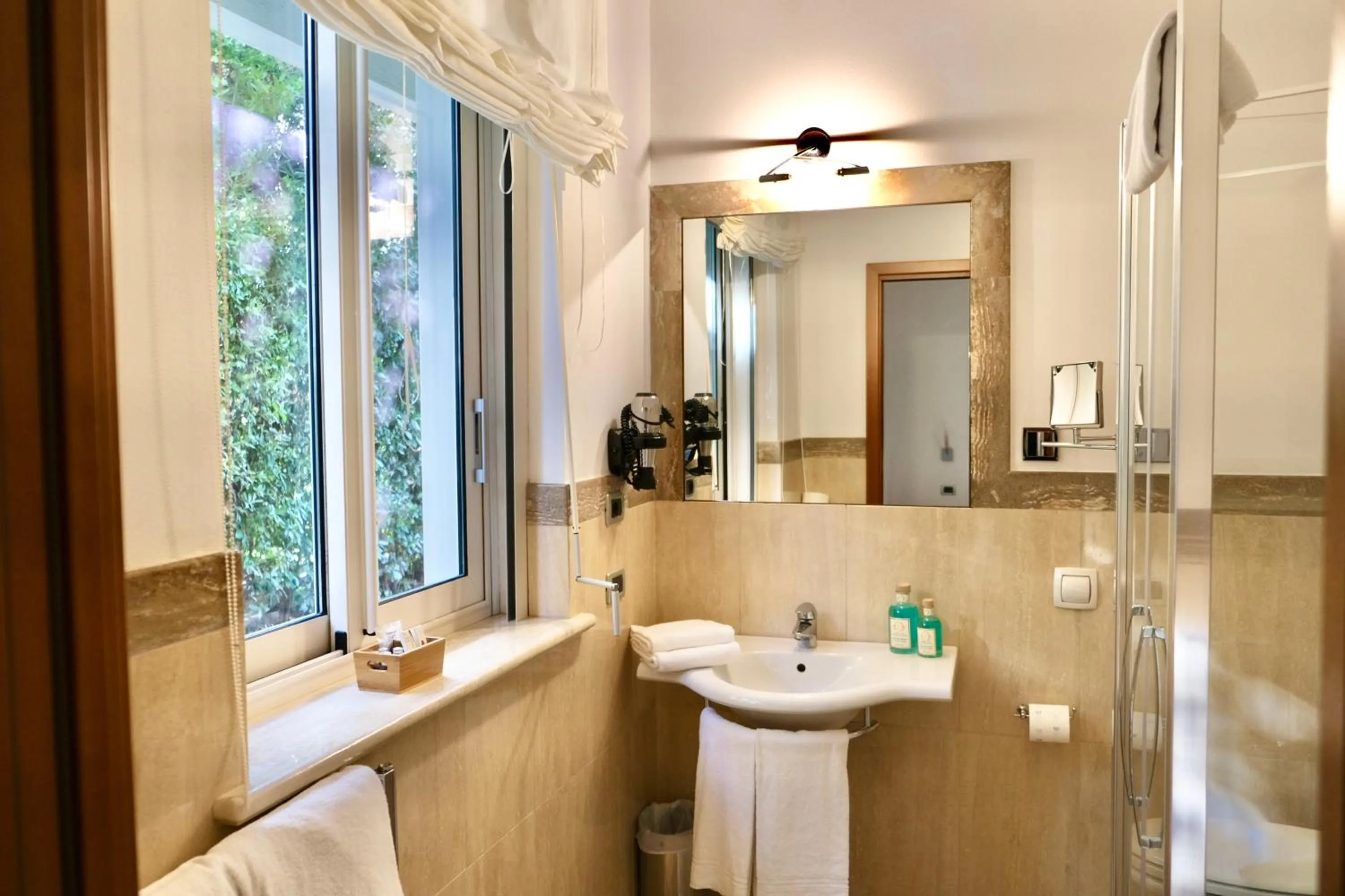 Shower in Residence Verdeluna