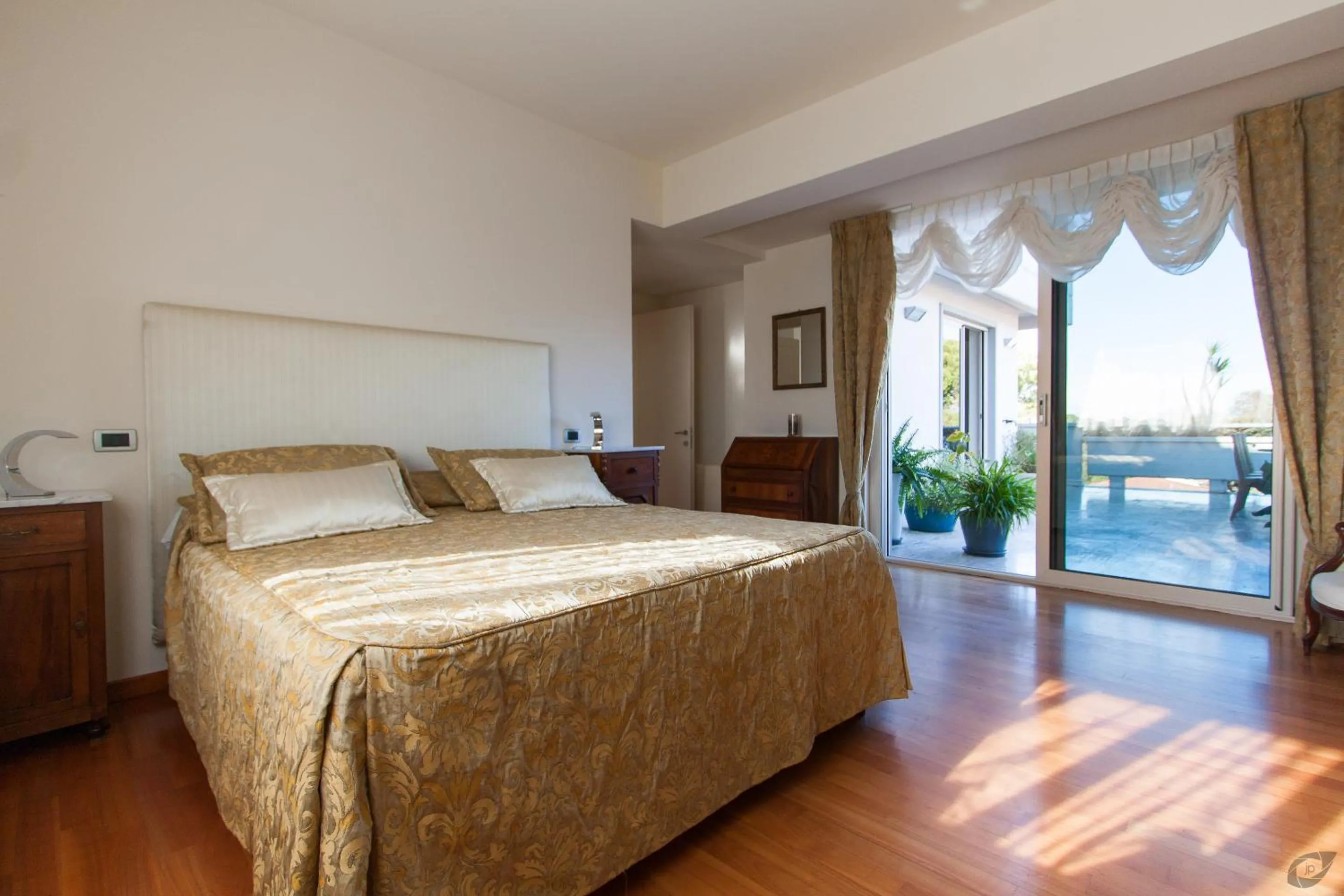 Bedroom, Bed in Residence Verdeluna