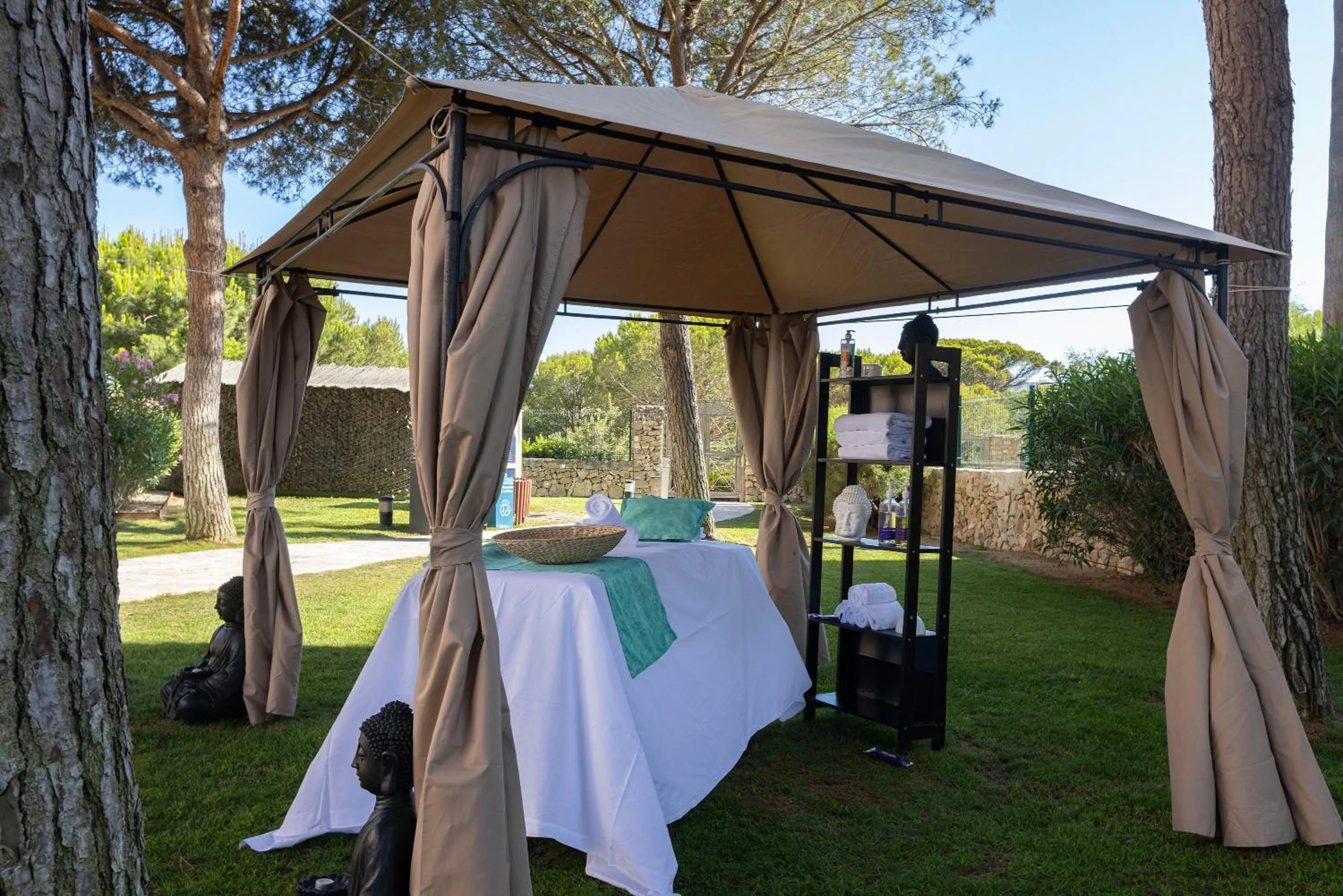 Massage in Hipotels Barrosa Garden