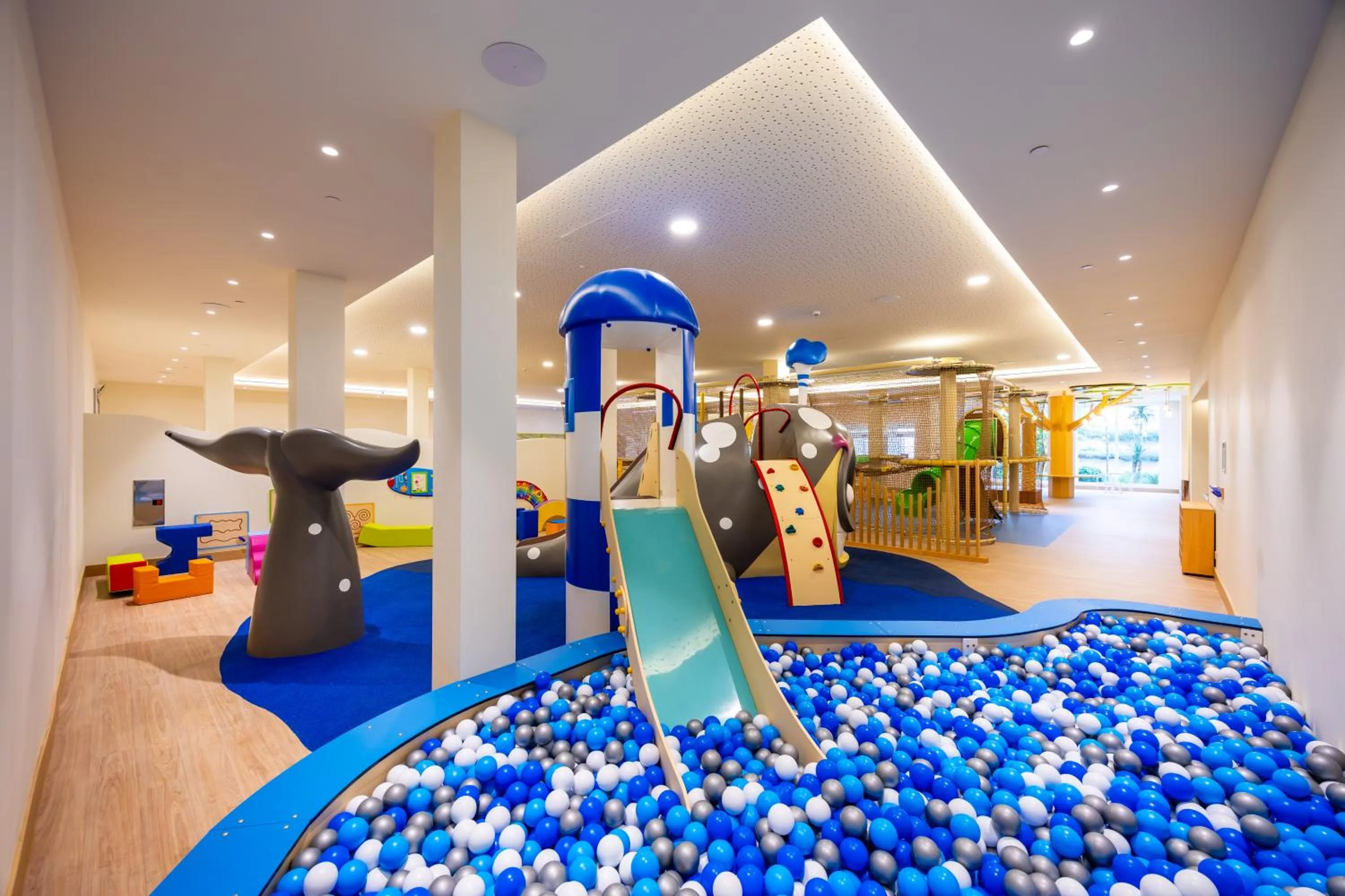 Game Room in Hipotels Barrosa Garden