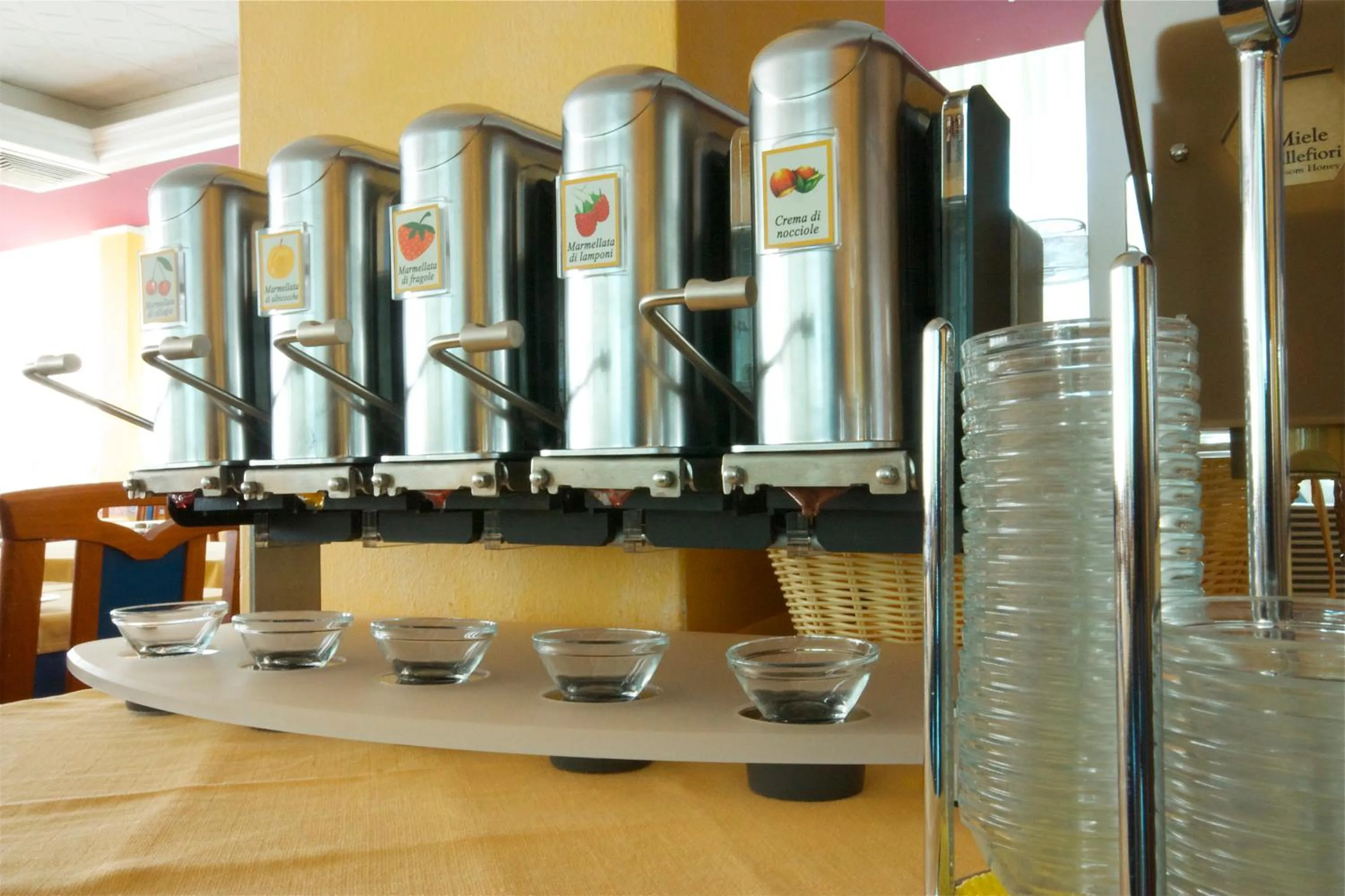 Restaurant/places to eat in Hotel Toledo