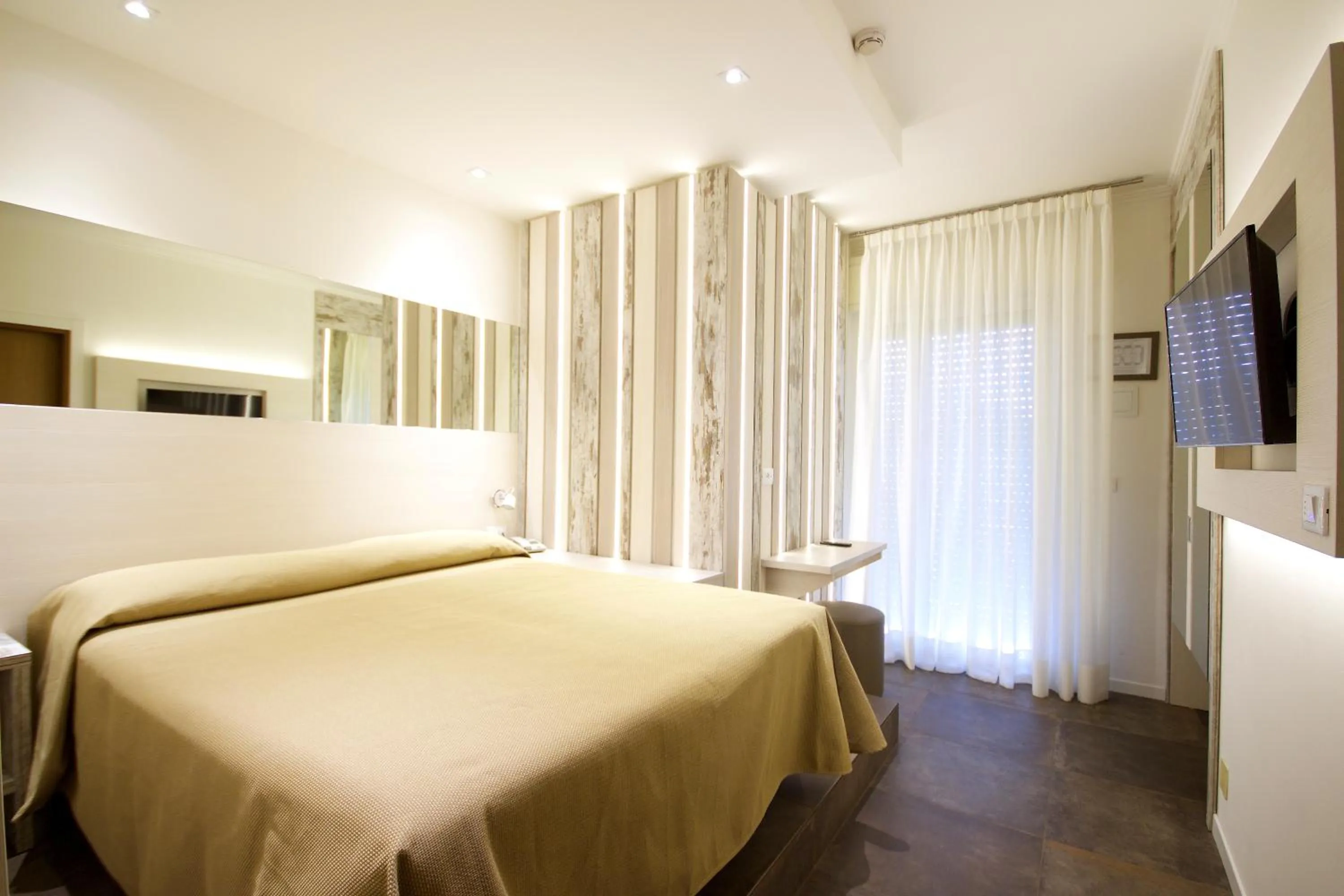 Photo of the whole room, Bed in Hotel Toledo