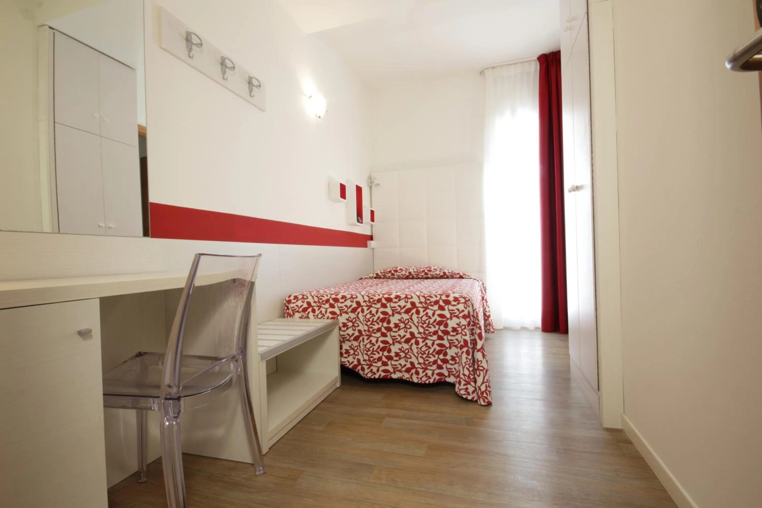 Bedroom, Bed in Hotel Toledo