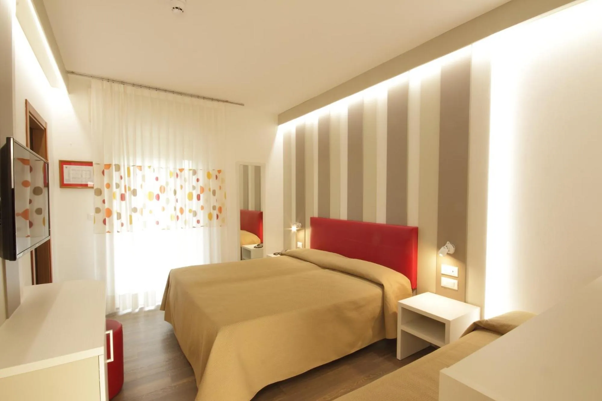 Photo of the whole room, Bed in Hotel Toledo