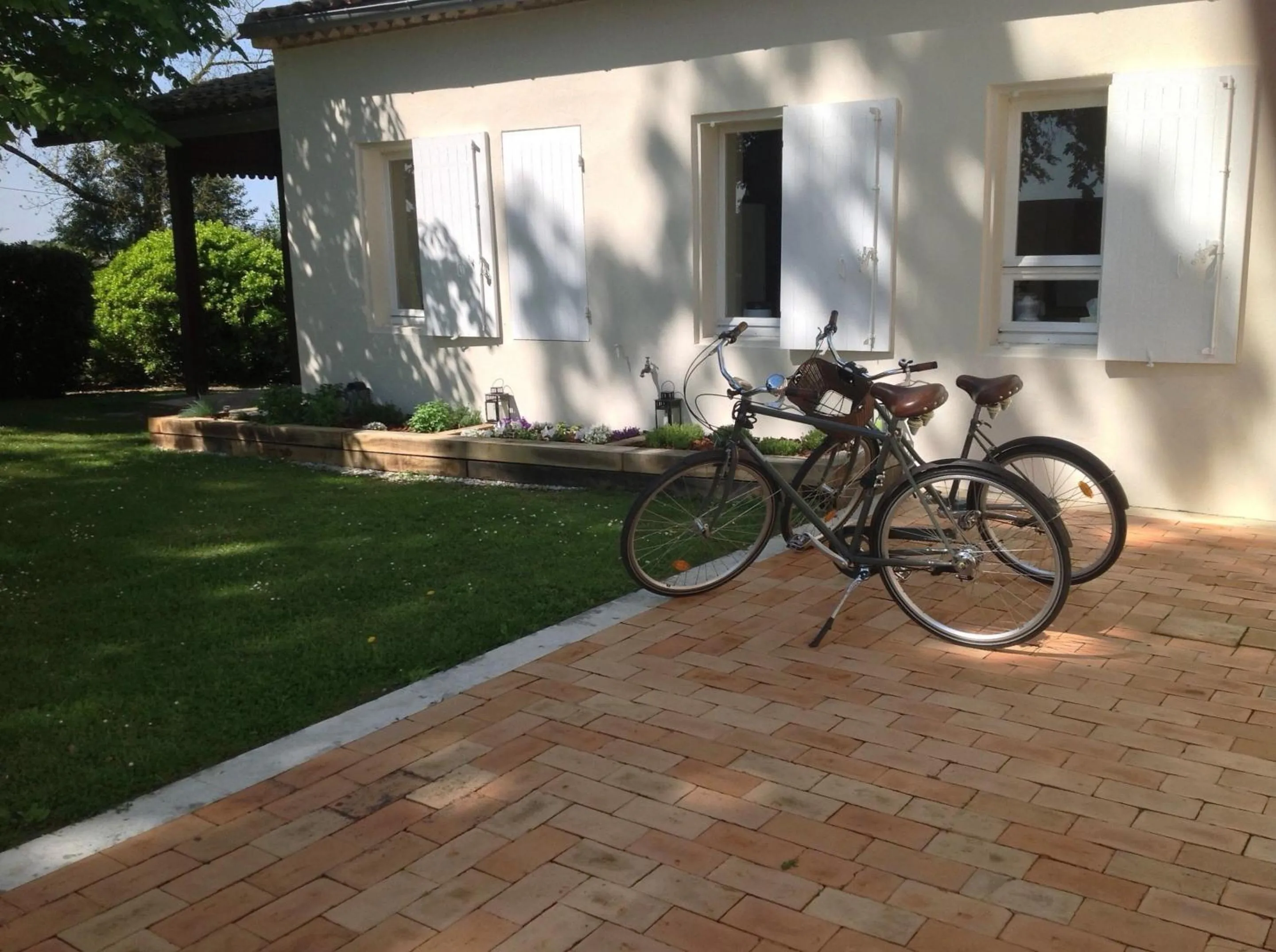 Property building in Château Ormes de Pez