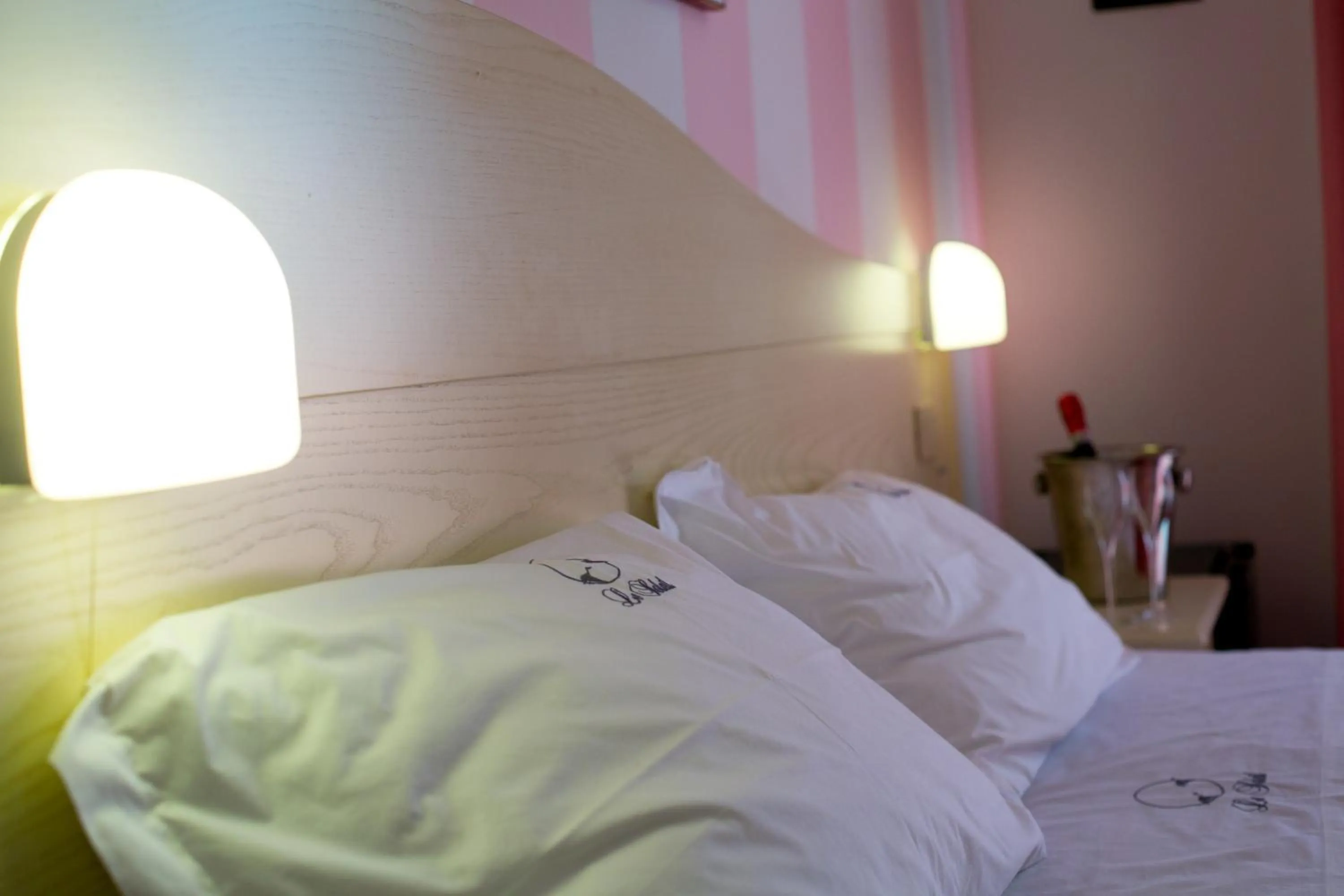 Decorative detail, Bed in Hotel Le Soleil