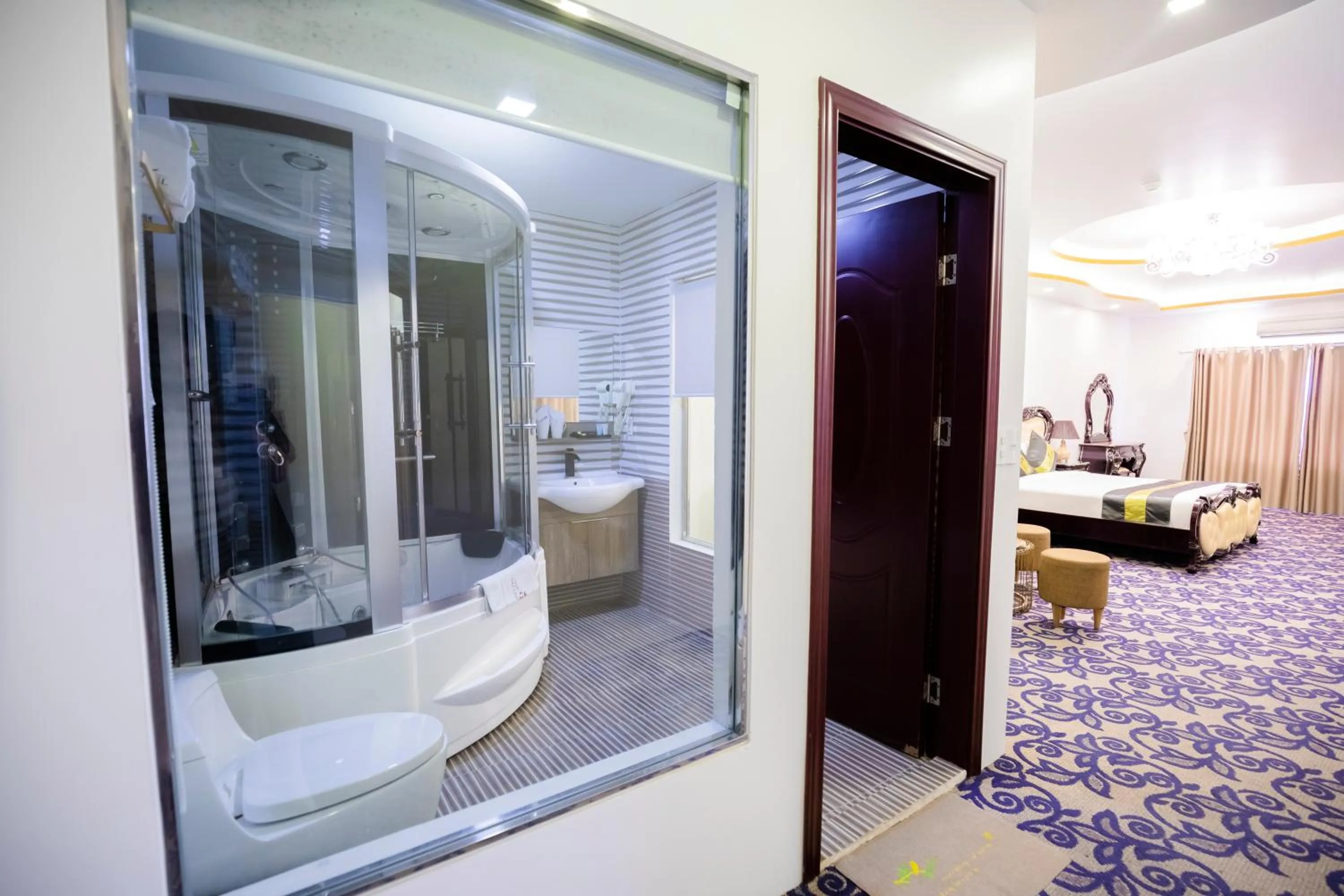 Bathroom in Gallant Hotel 154 - Near Cat Bi Airport