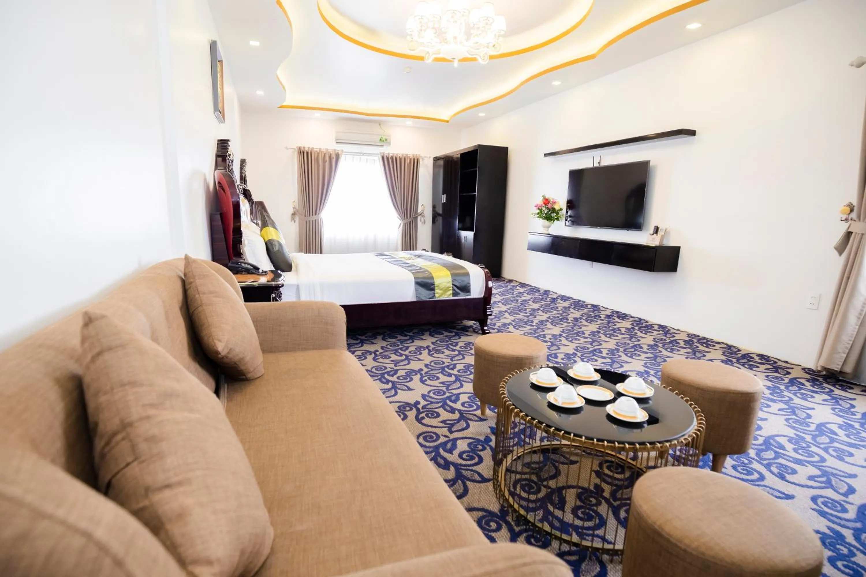 TV and multimedia in Gallant Hotel 154 - Near Cat Bi Airport