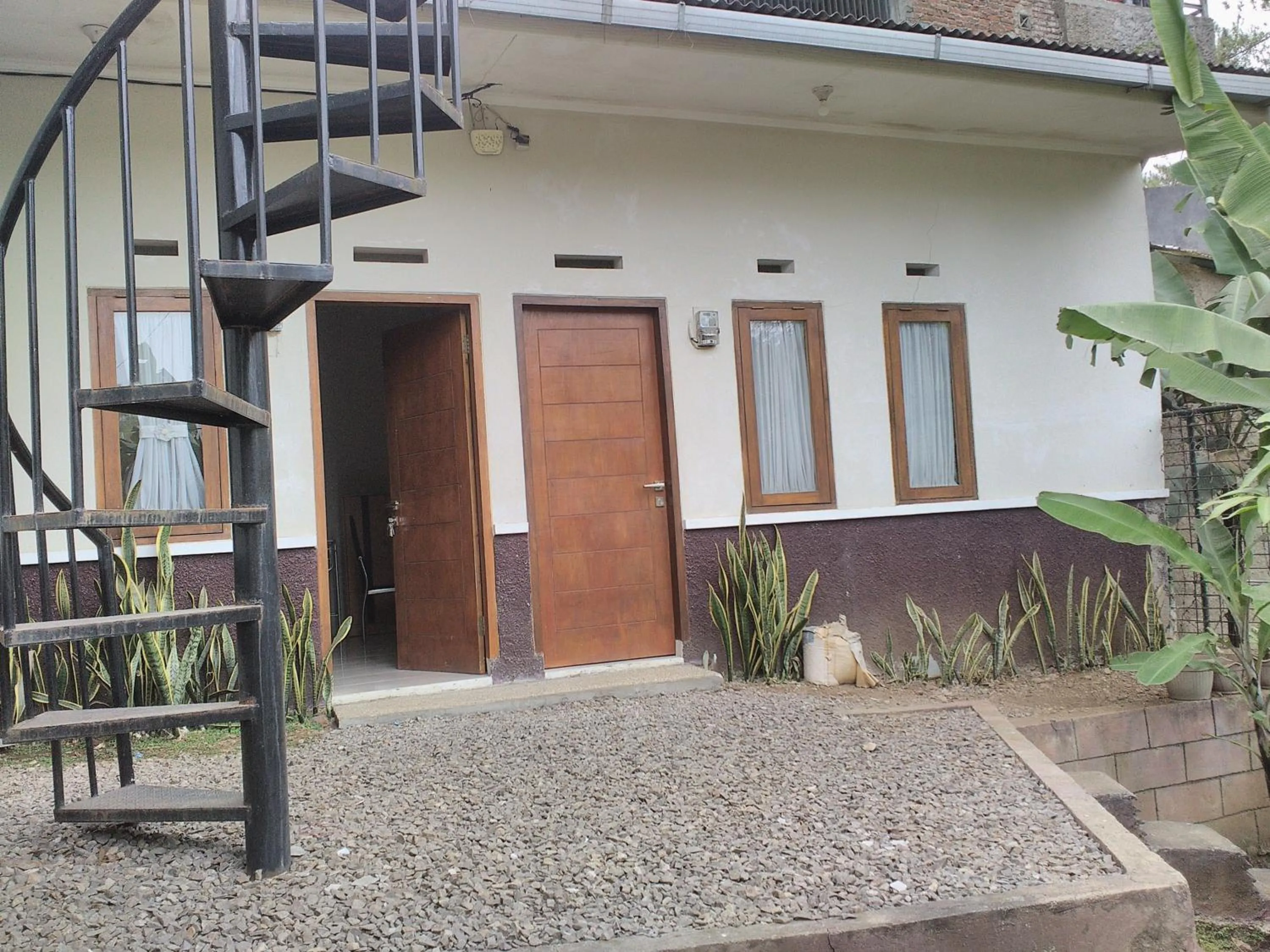 Facade/entrance in Nabila Syar'i Guest House