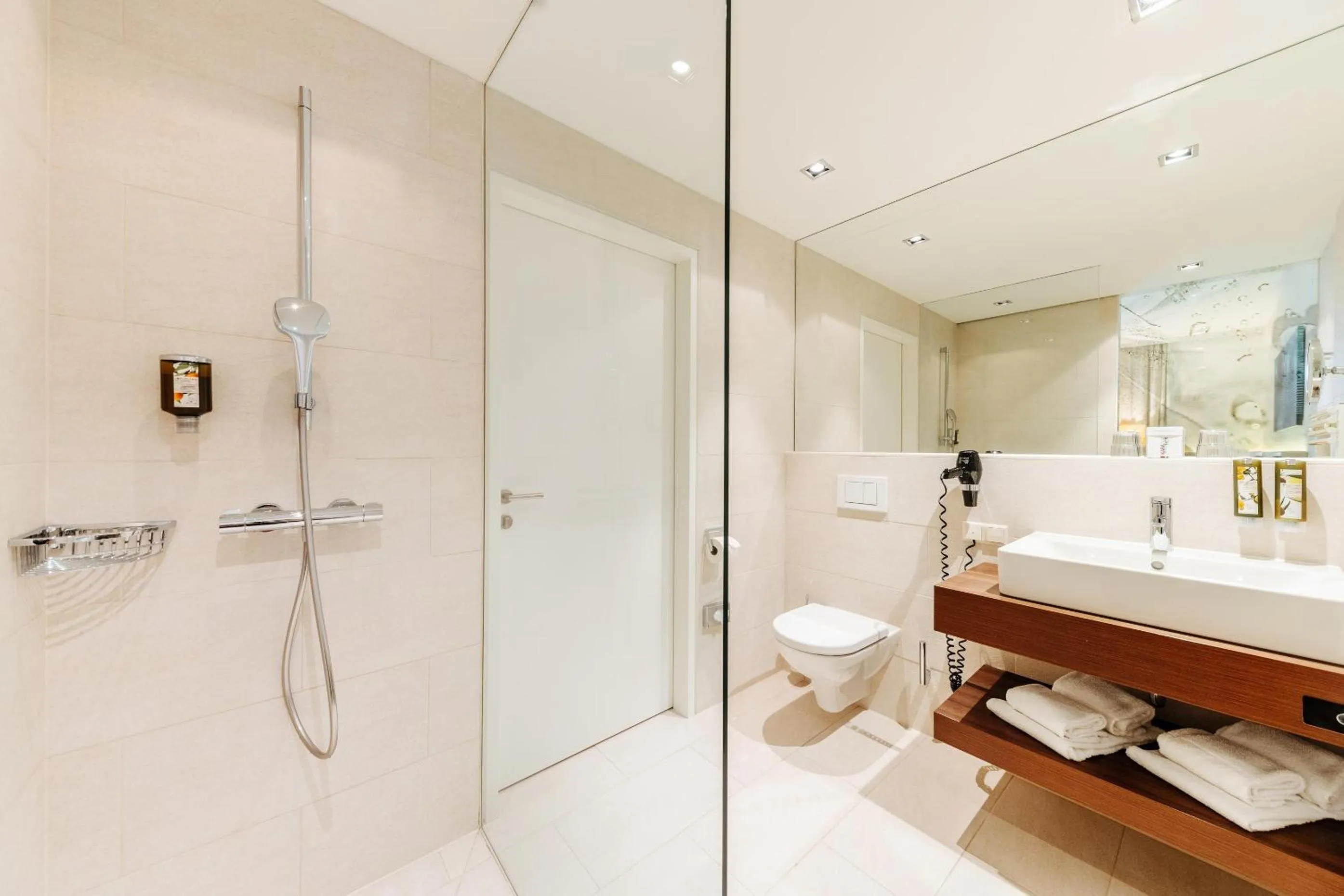 Bathroom in Thermenhotel Karawankenhof