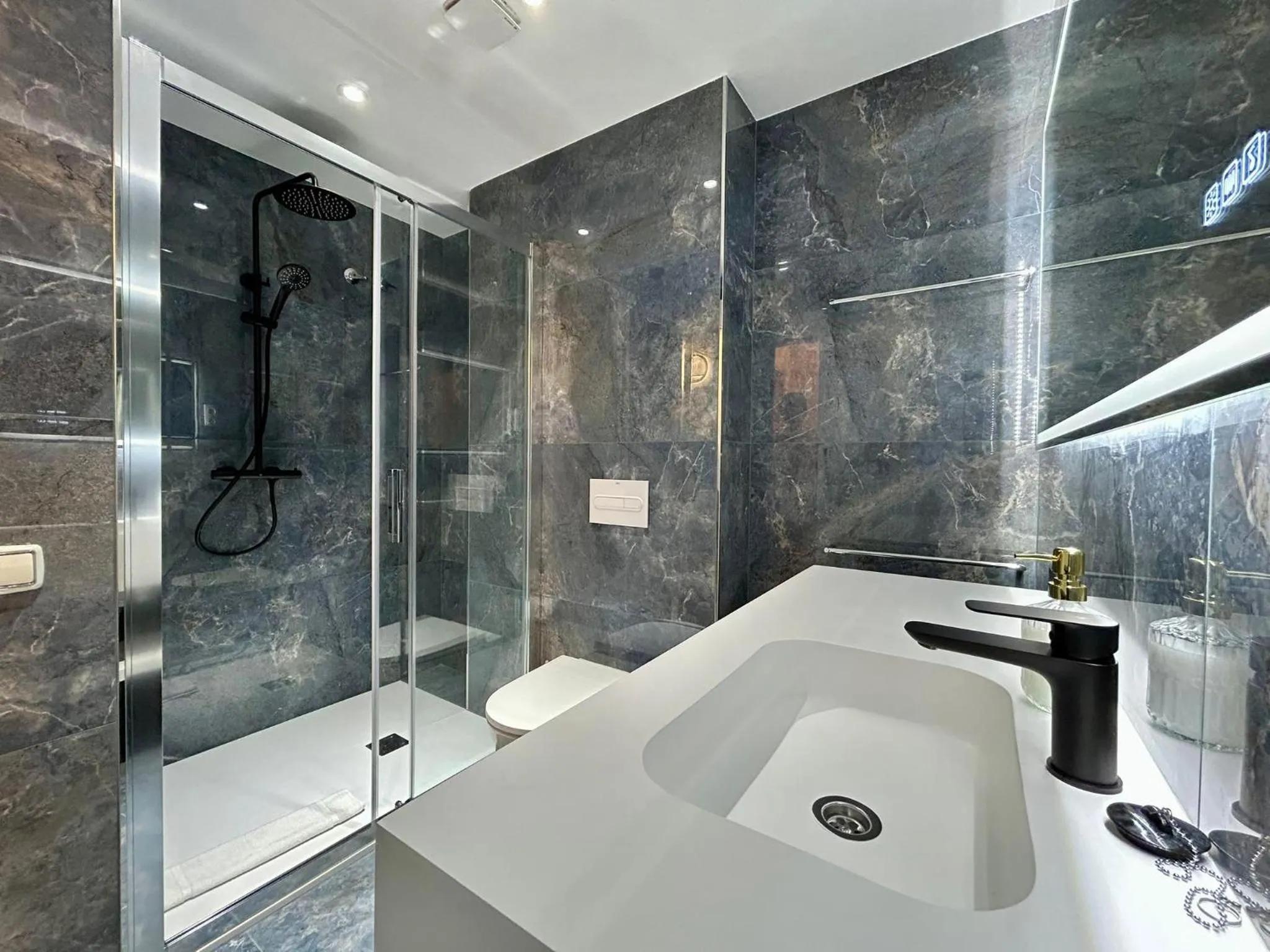 BarcelonaForRent Sant Pau Suite