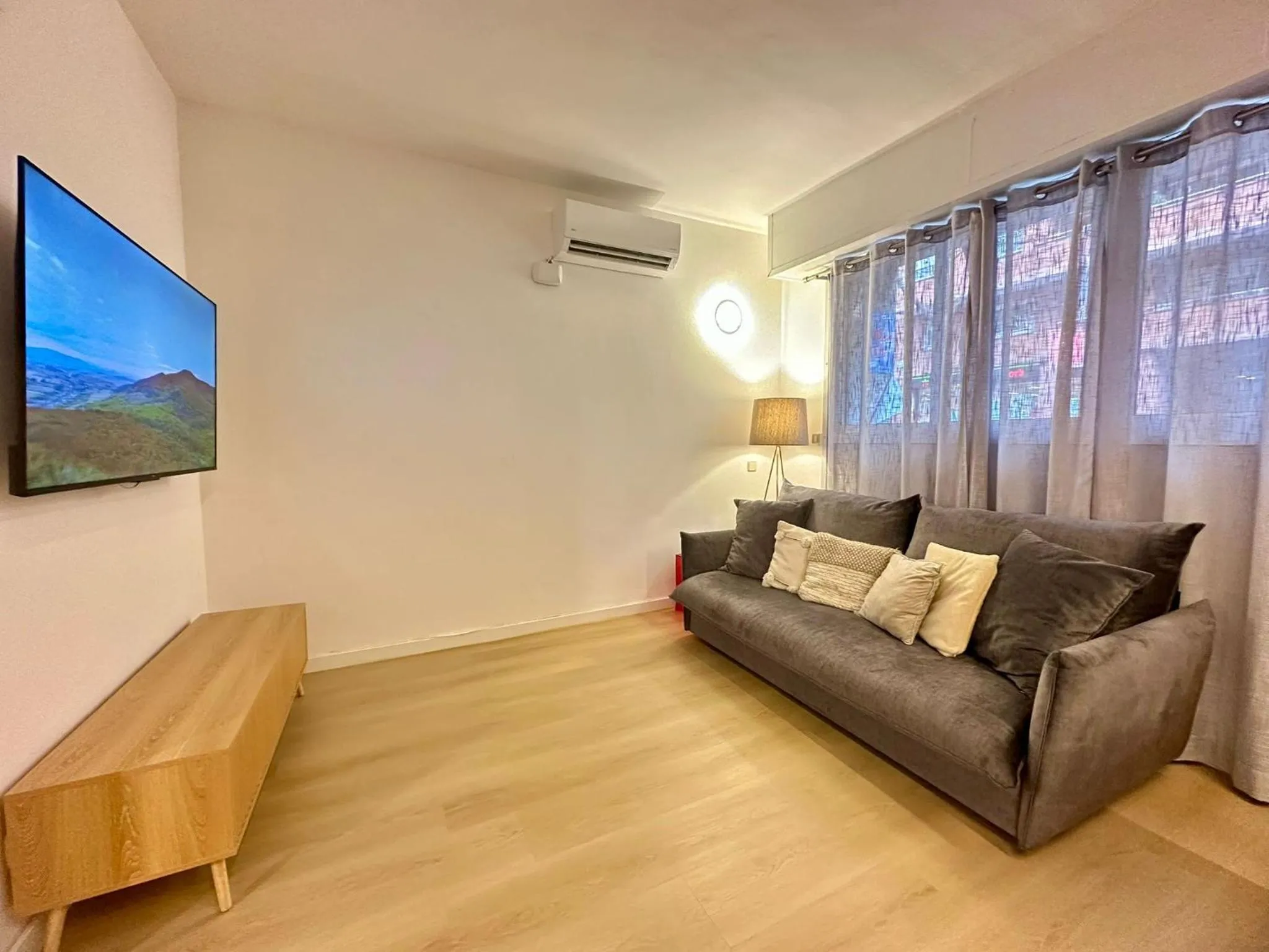 BarcelonaForRent Sant Pau Suite