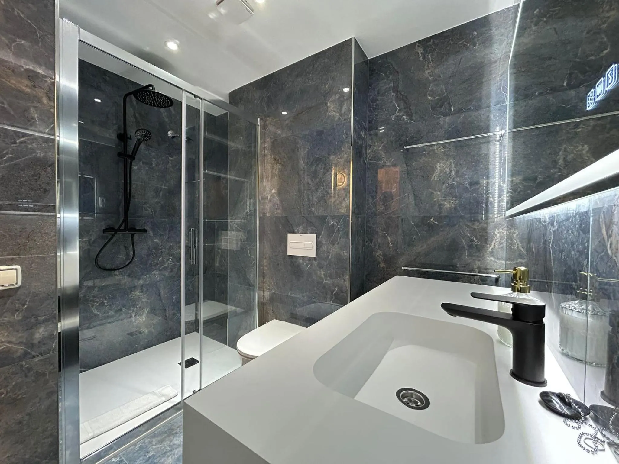 BarcelonaForRent Sant Pau Suite