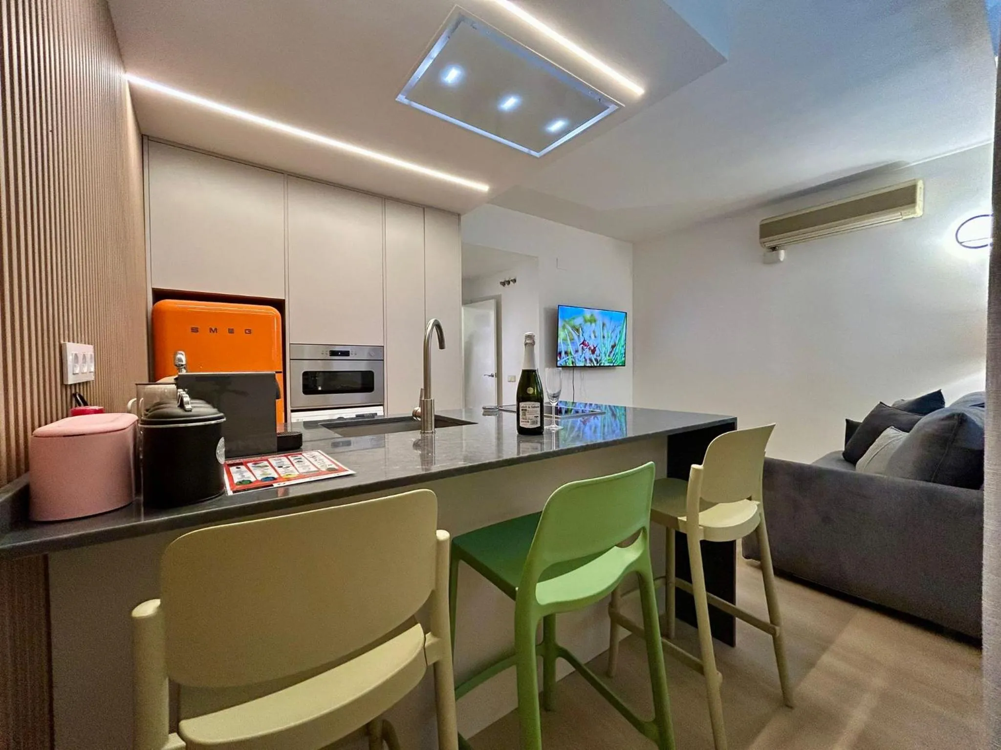BarcelonaForRent Sant Pau Suite
