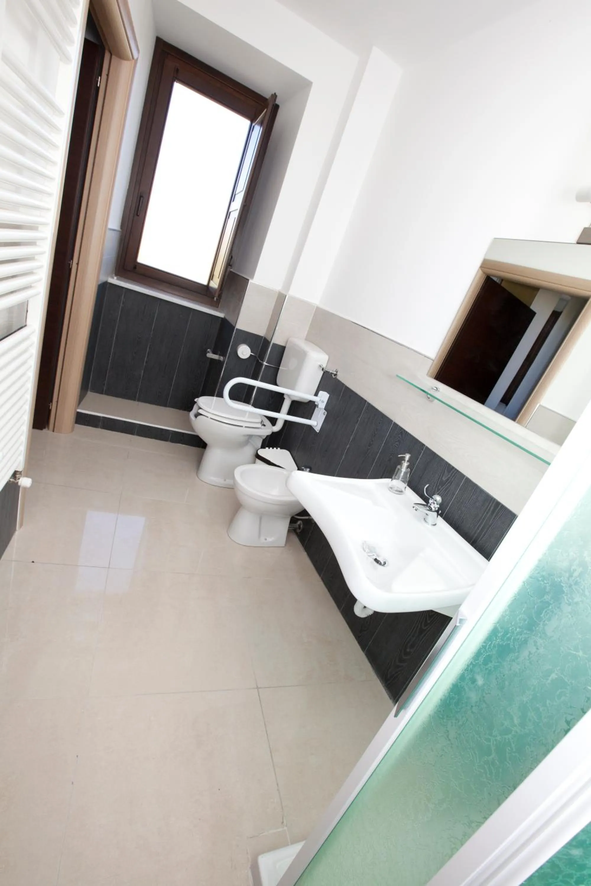 Bathroom in Sicily Rooms Enna