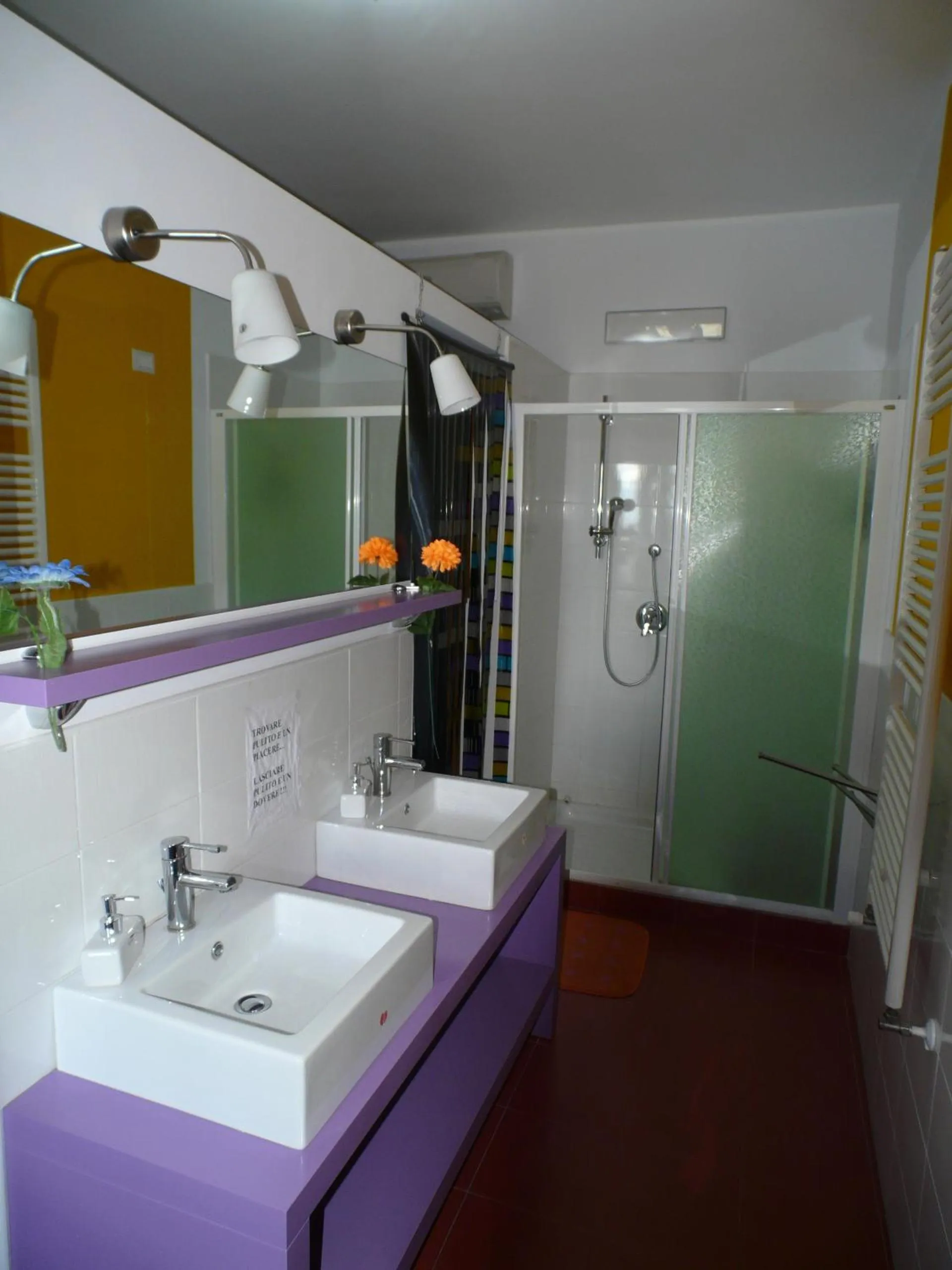 Bathroom in Sicily Rooms Enna