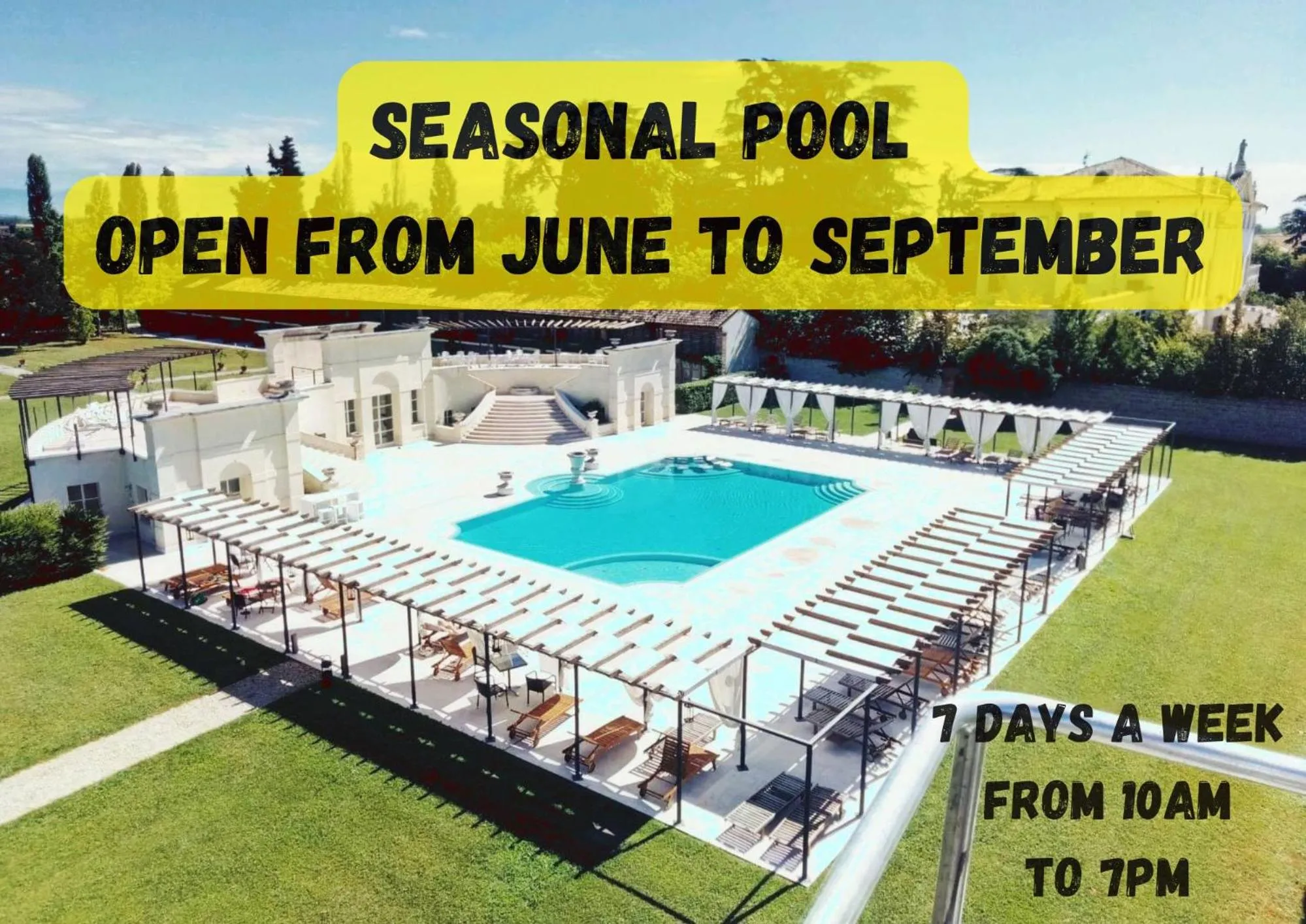 Swimming pool in Hotel Villa Cornér Della Regina