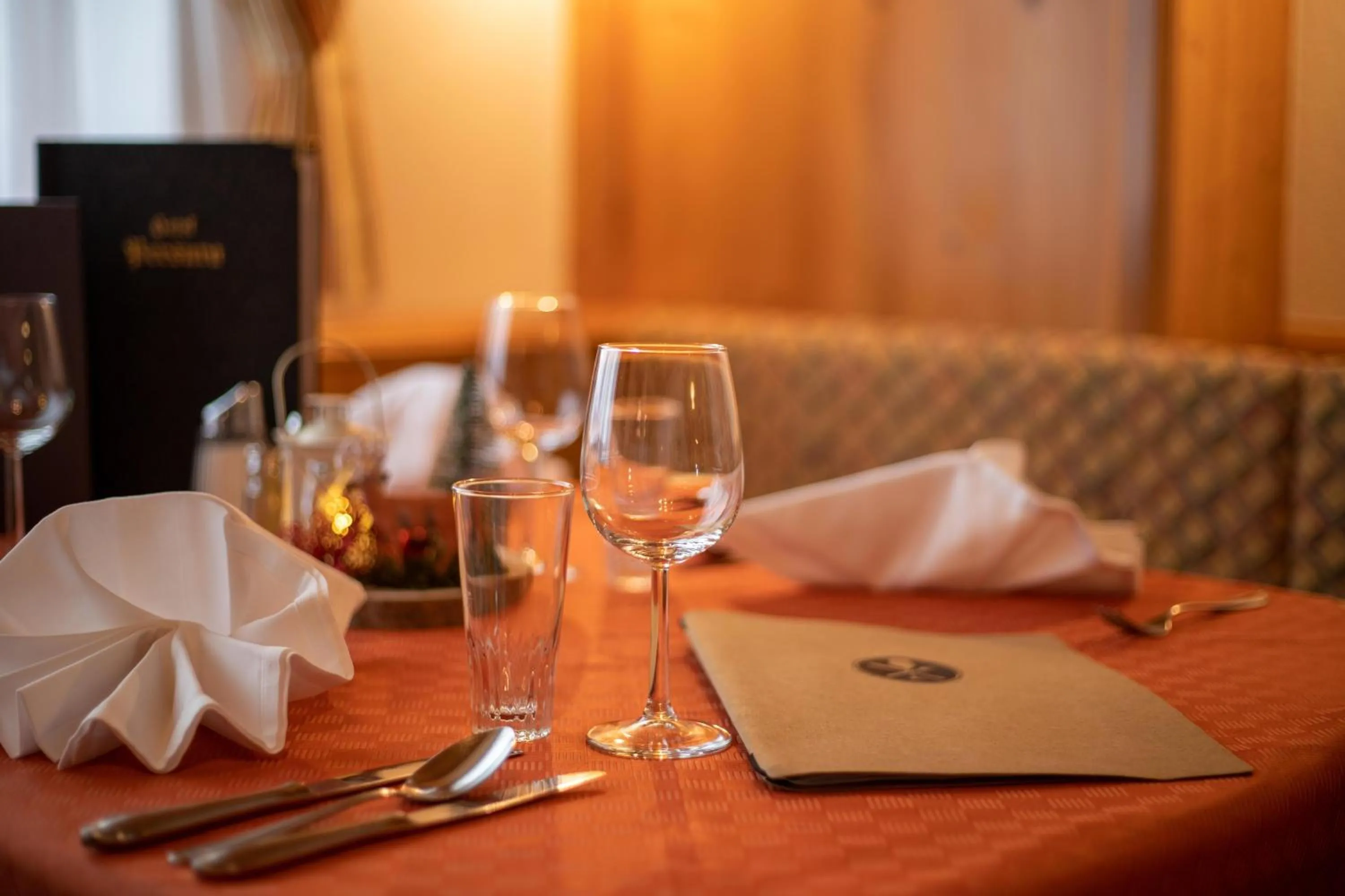 Restaurant/places to eat in Hotel Persura
