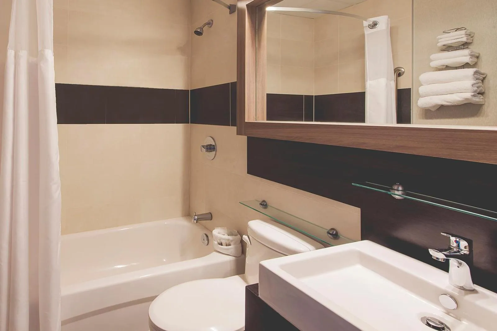 Bathroom in Hotel Continental Centre-Ville