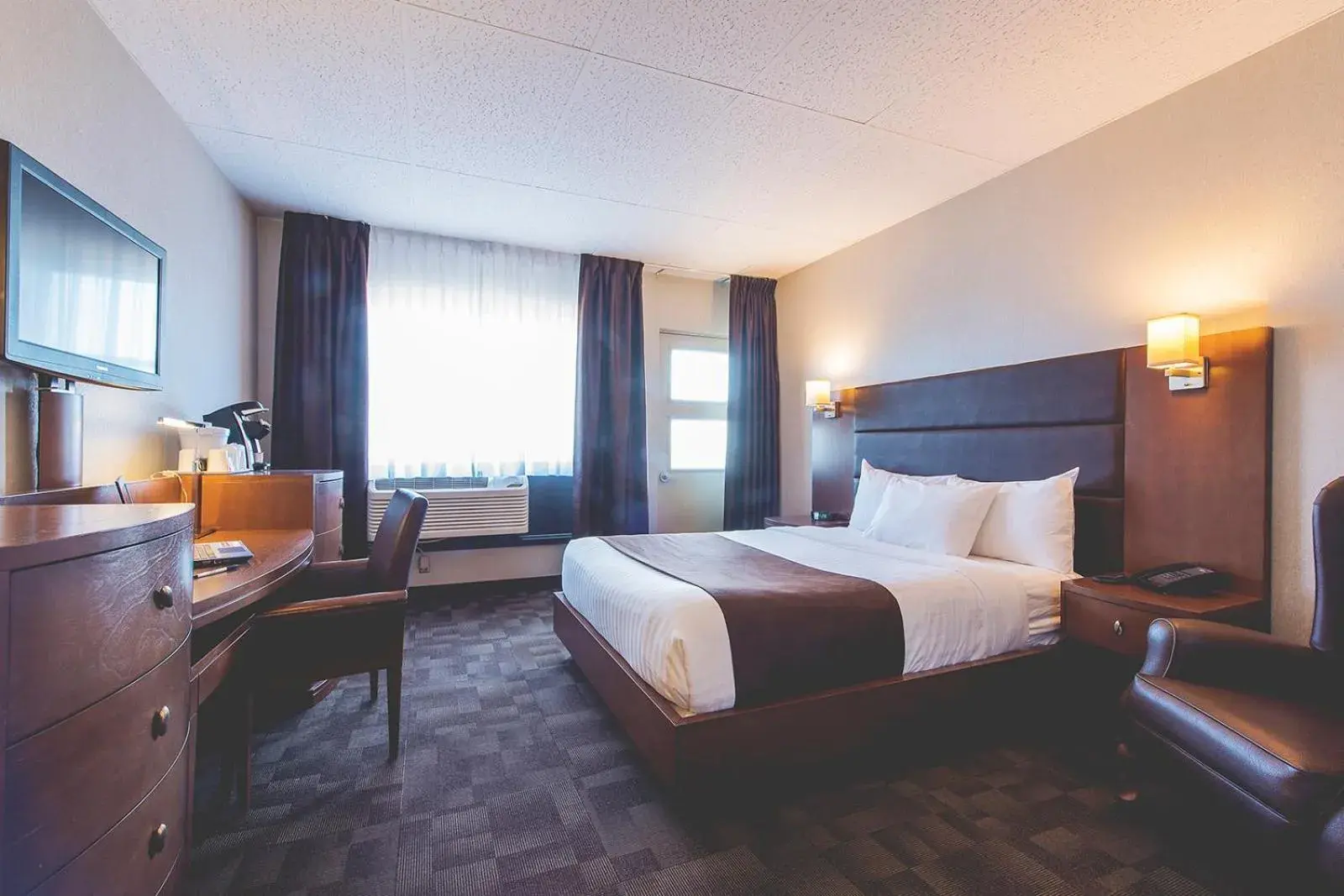 Superior Queen Room in Hotel Continental Centre-Ville Superior Queen Room in Hotel Continental Centre-Ville