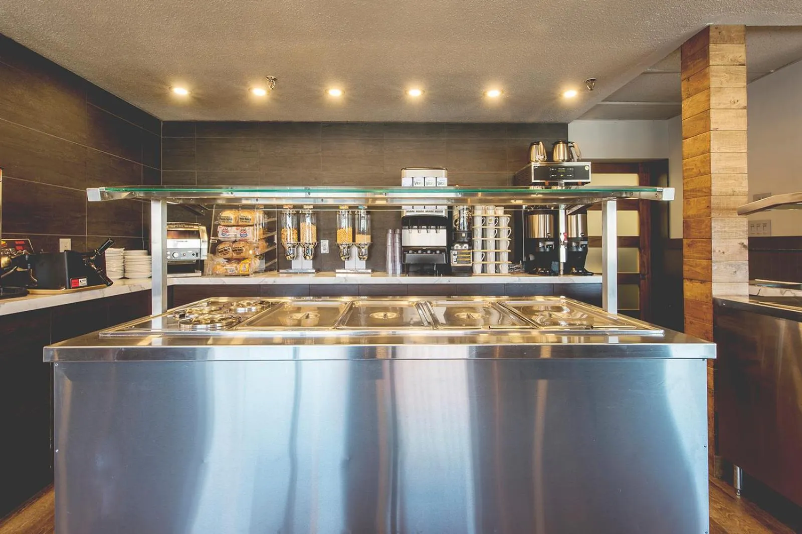 Restaurant/places to eat in Hotel Continental Centre-Ville