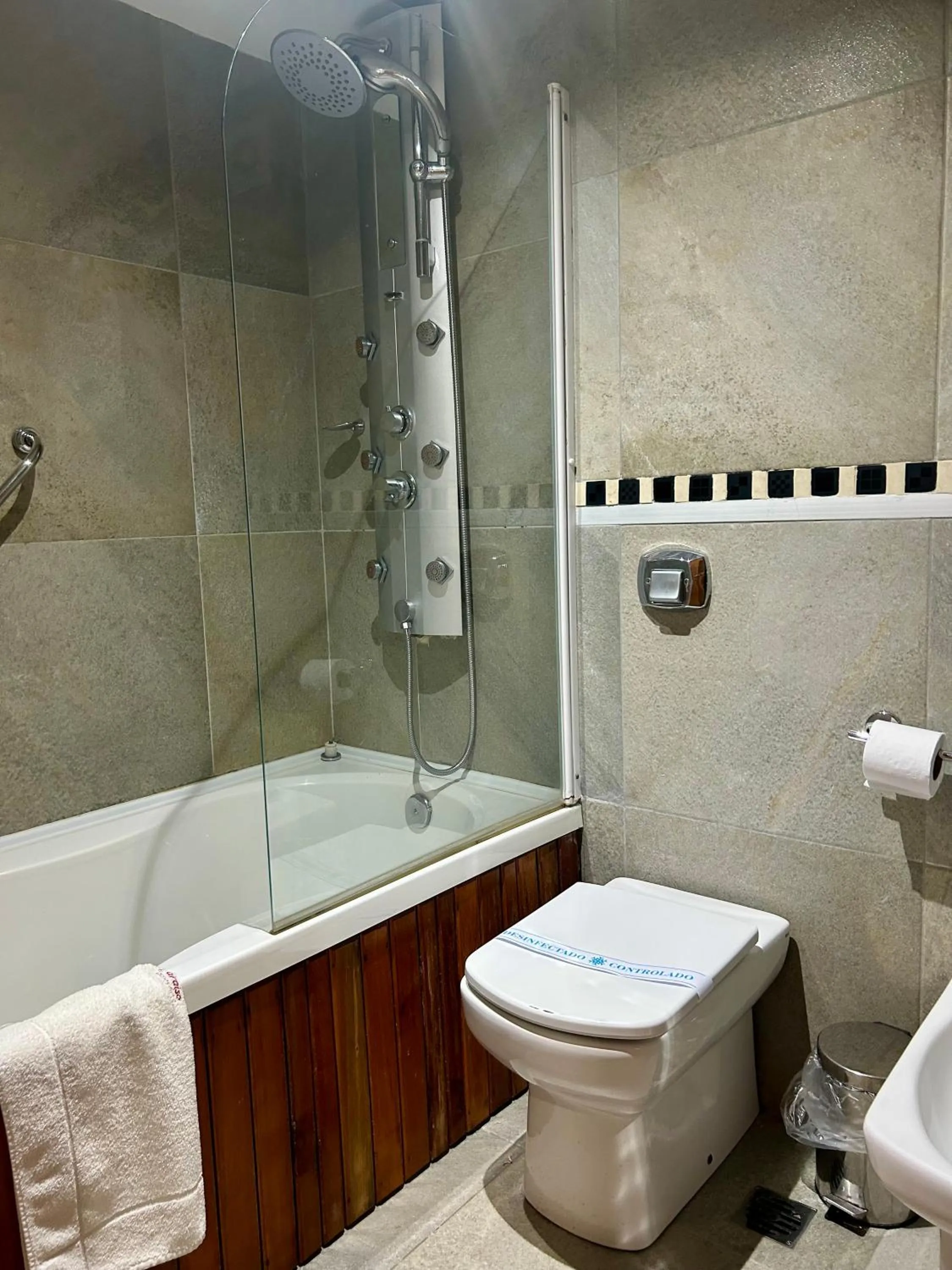 Shower in Bahia Paraiso Apart & Suites