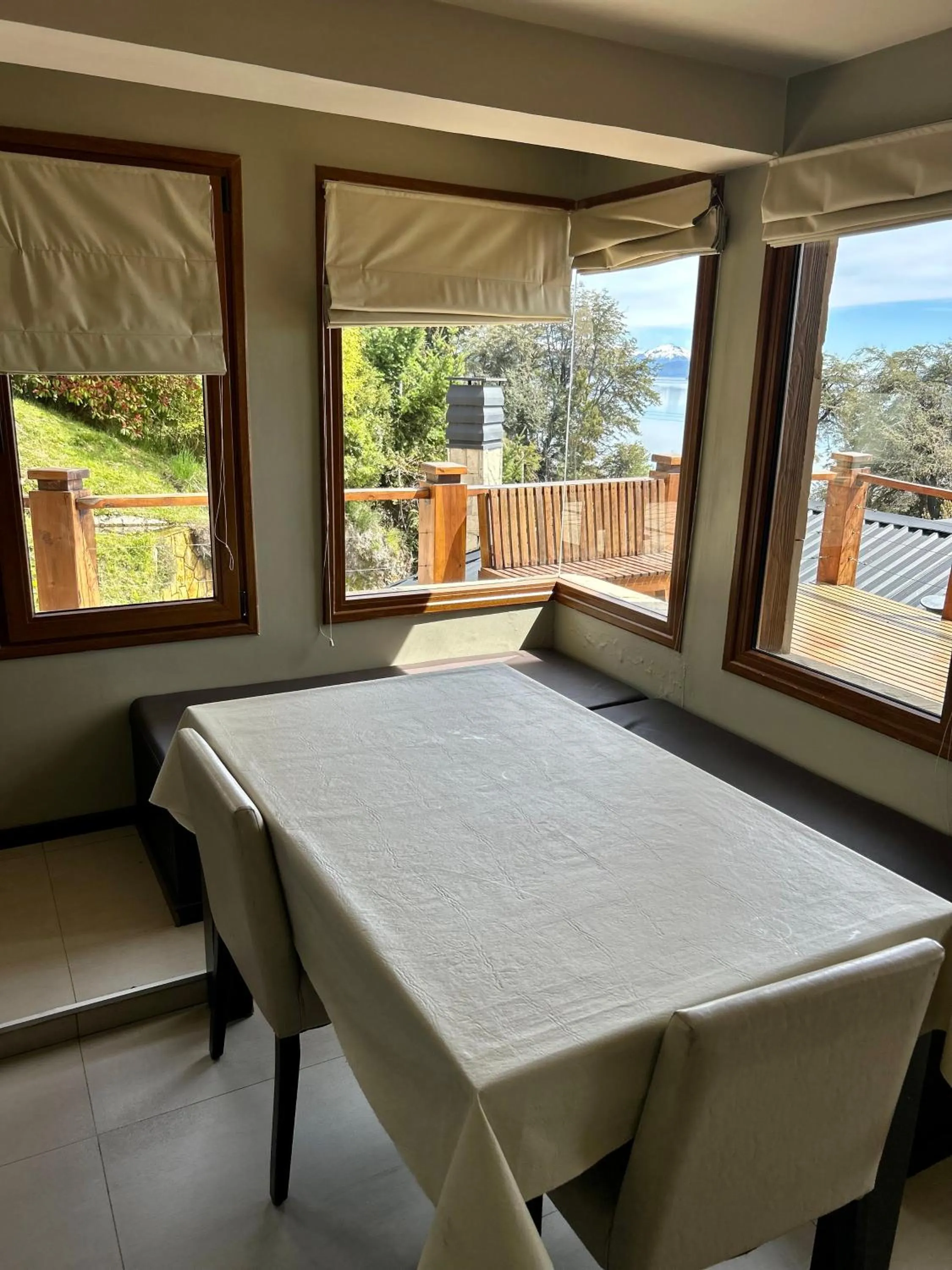 Dining area in Bahia Paraiso Apart & Suites