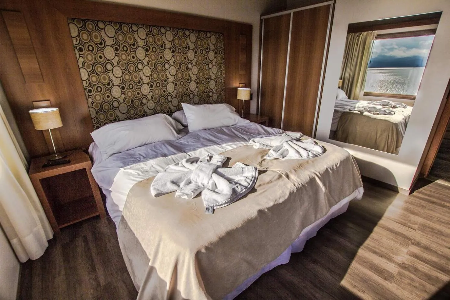 Photo of the whole room, Bed in Bahia Paraiso Apart & Suites