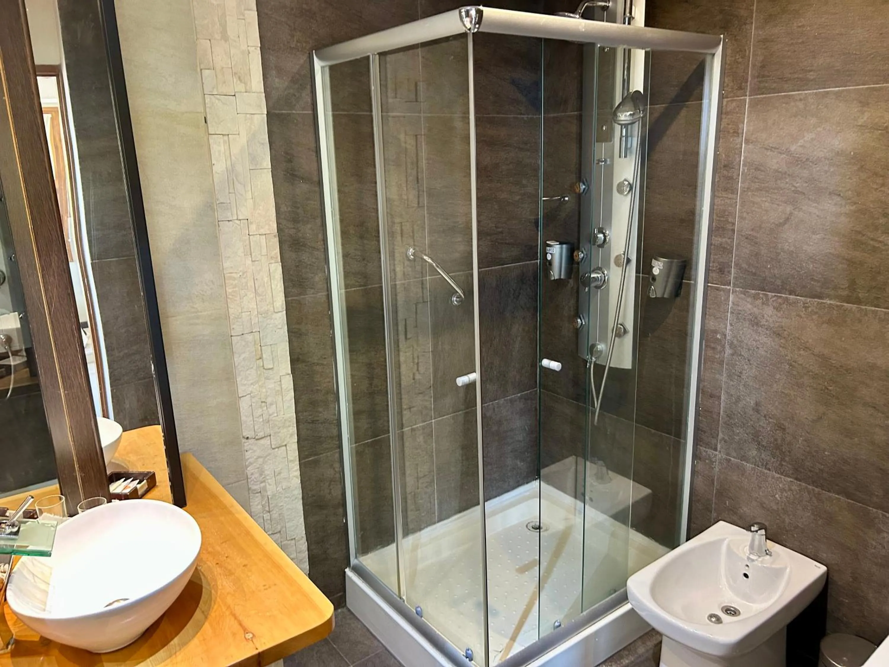 Shower in Bahia Paraiso Apart & Suites