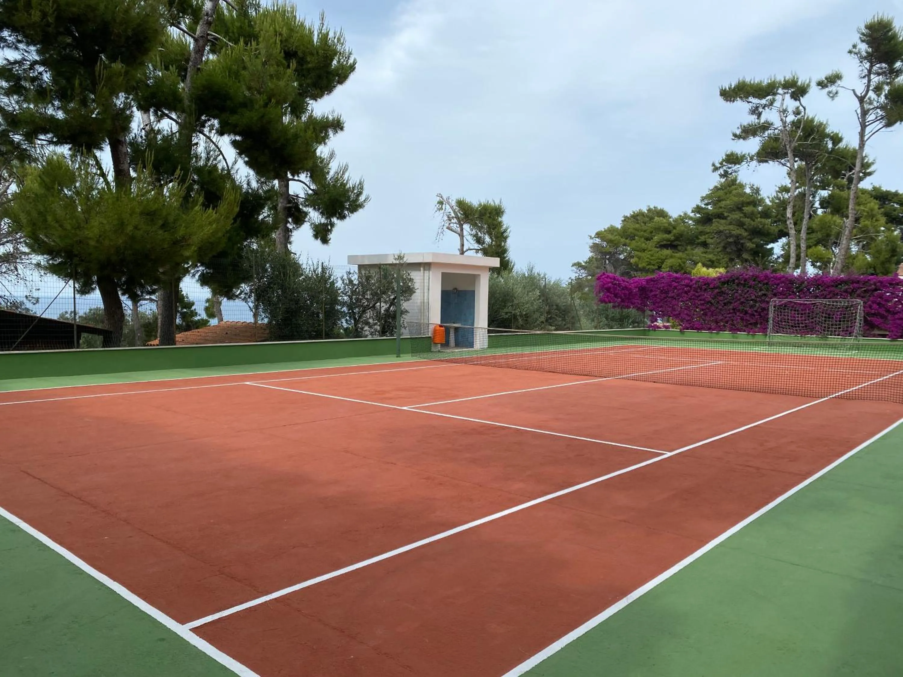 Tennis court in Villaggio Hotel Ripa