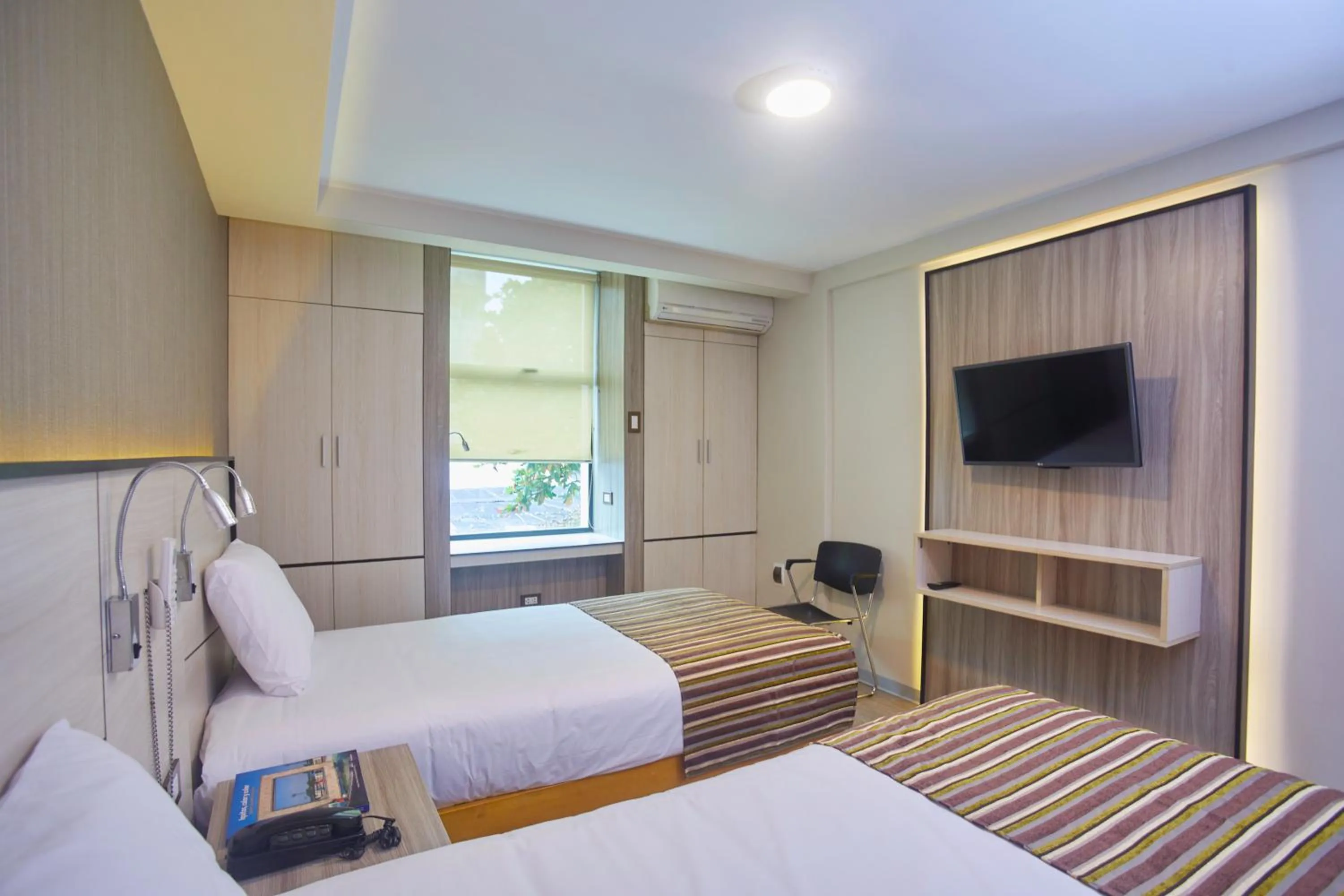 TV and multimedia, Bed in Victoria Regia Hotel