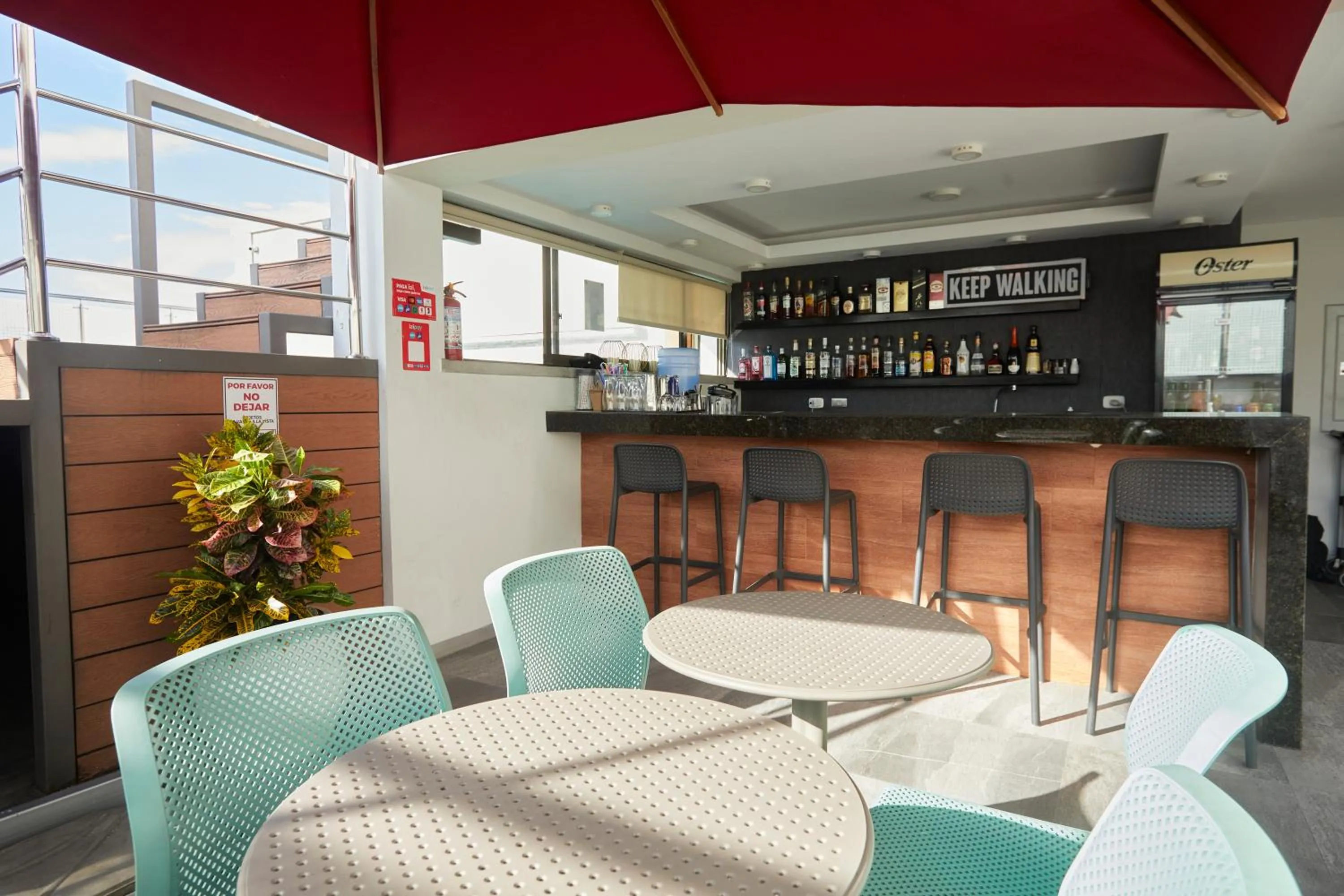 Restaurant/places to eat in Victoria Regia Hotel