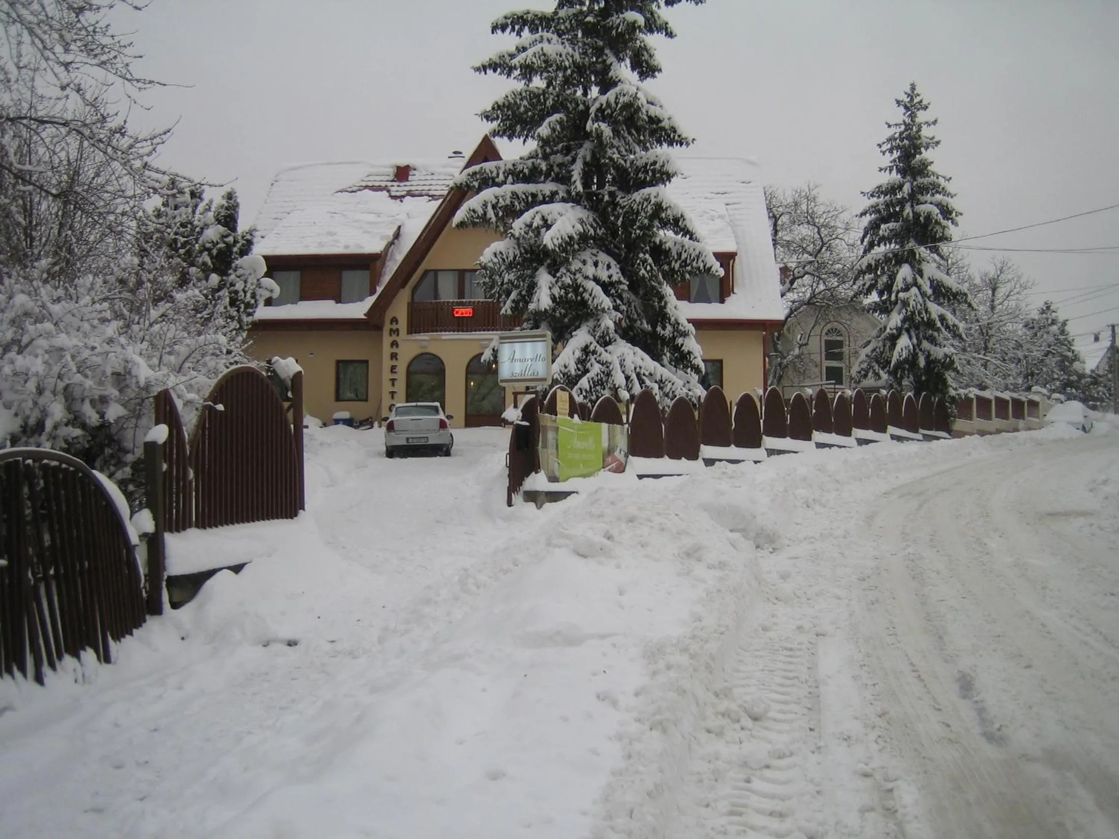 Facade/entrance in Amaretto Szállás