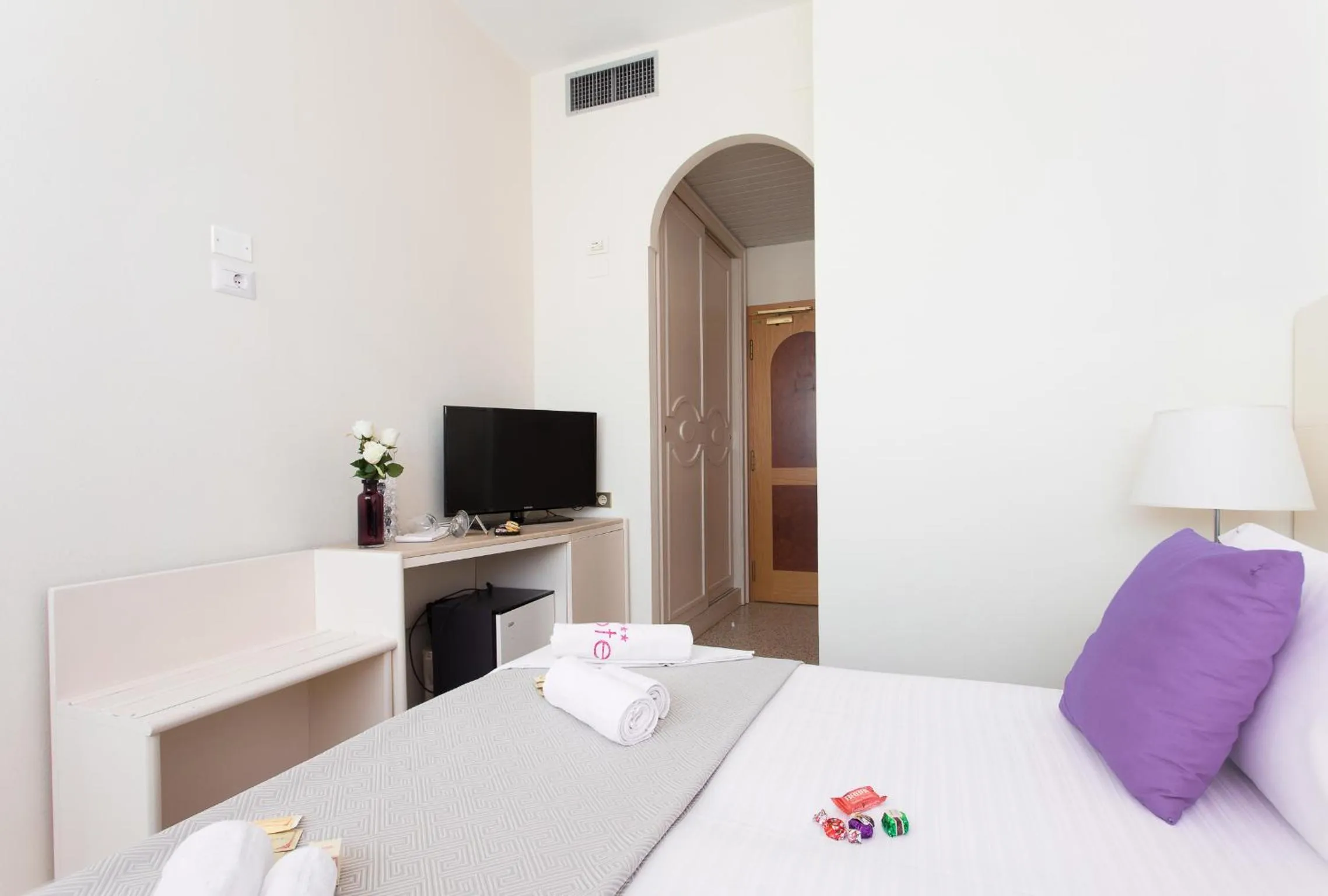 Photo of the whole room, Bed in HOTEL AMBRA - Fronte Mare - Vicinissimi al Centro