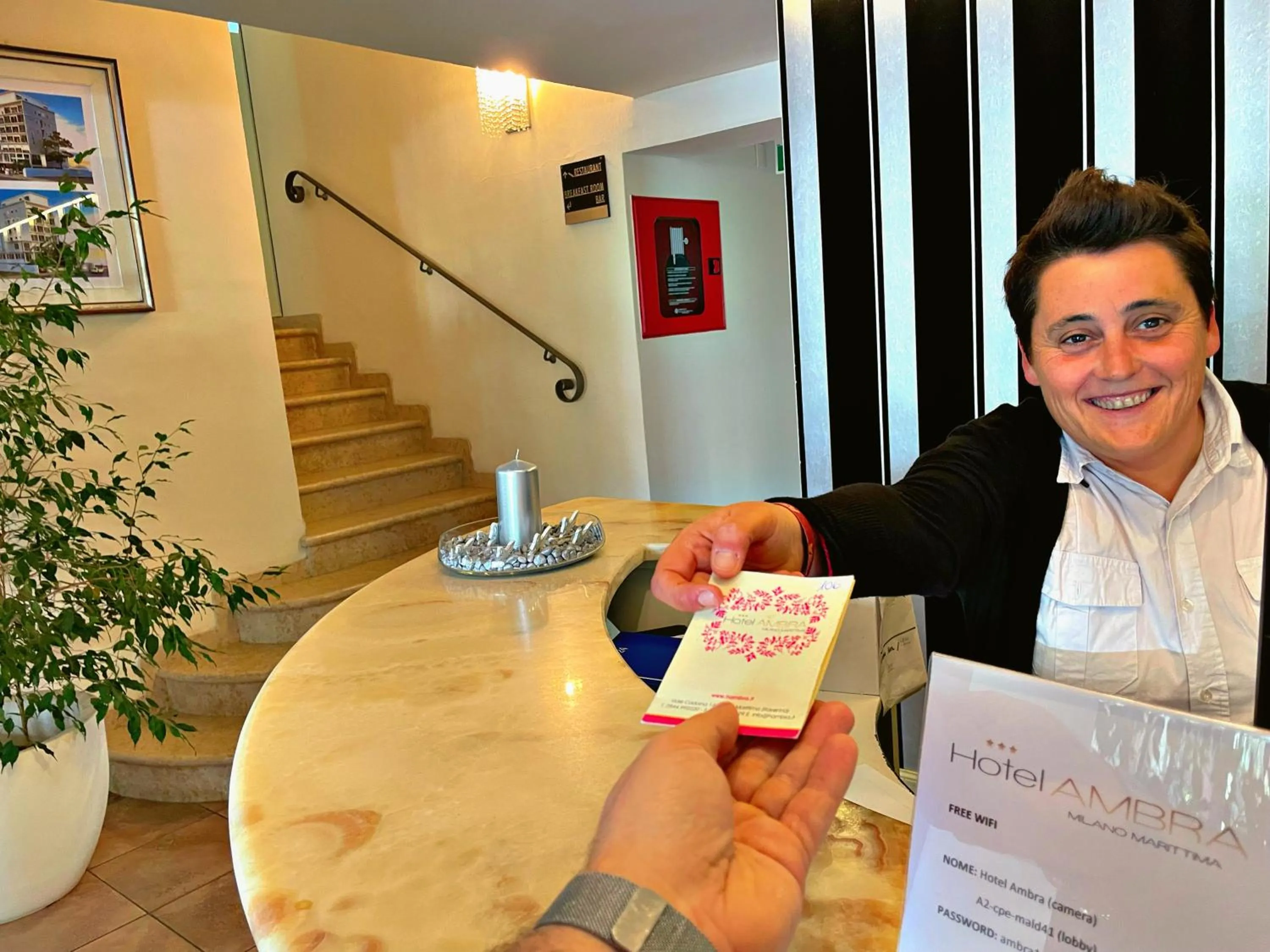 Staff in HOTEL AMBRA - Fronte Mare - Vicinissimi al Centro