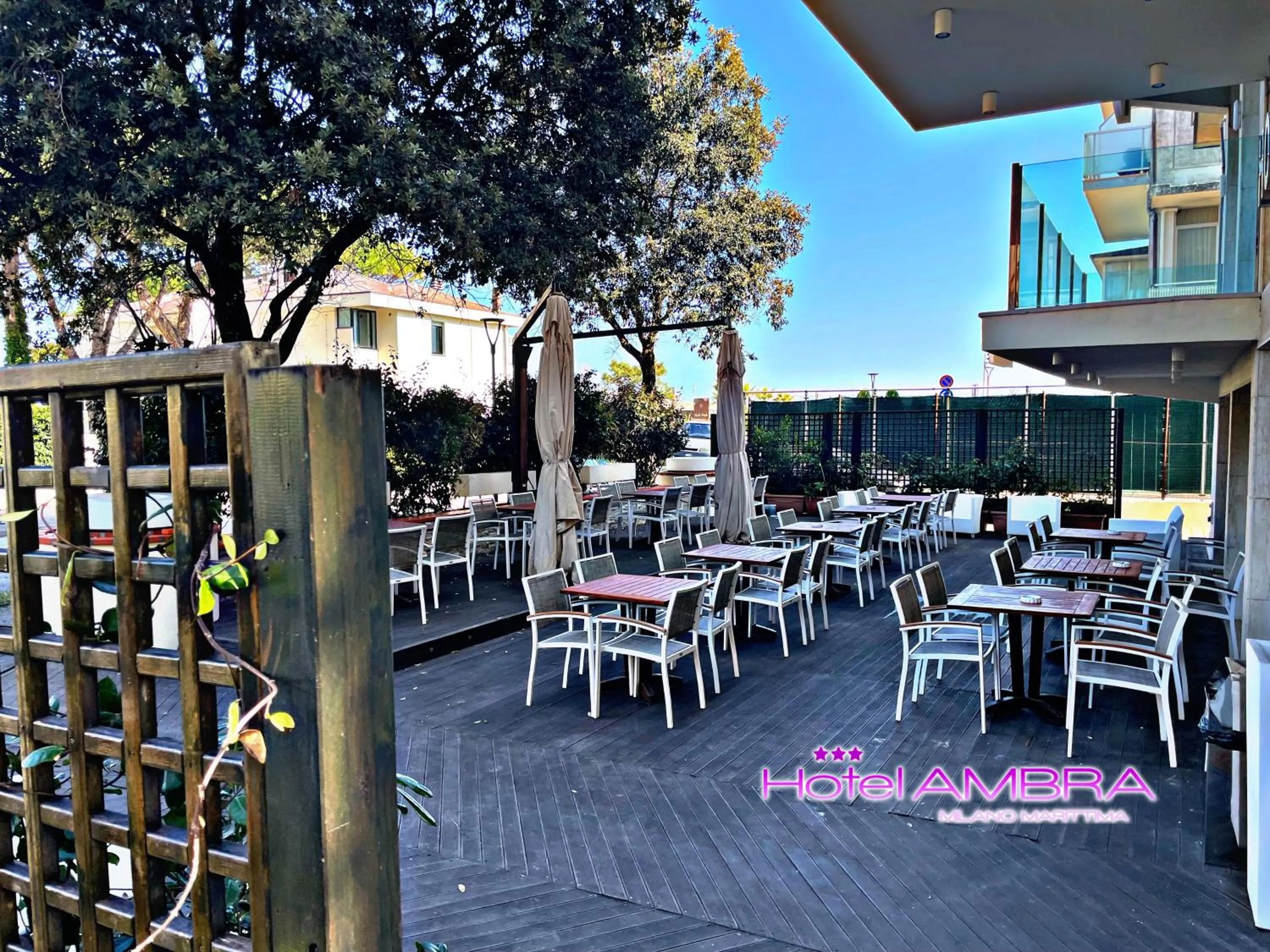 Garden in HOTEL AMBRA - Fronte Mare - Vicinissimi al Centro