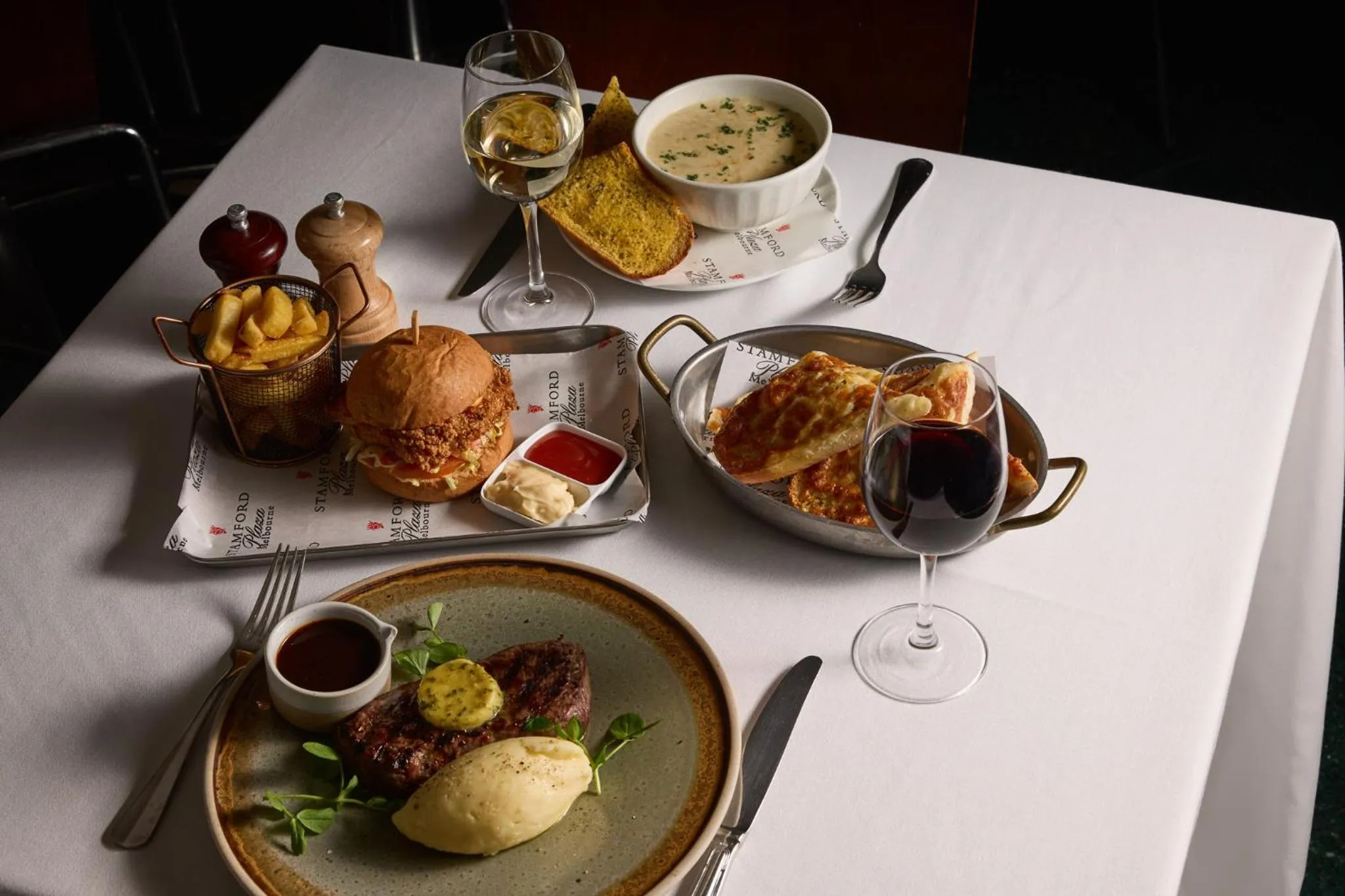 Restaurant/places to eat in Stamford Plaza Melbourne