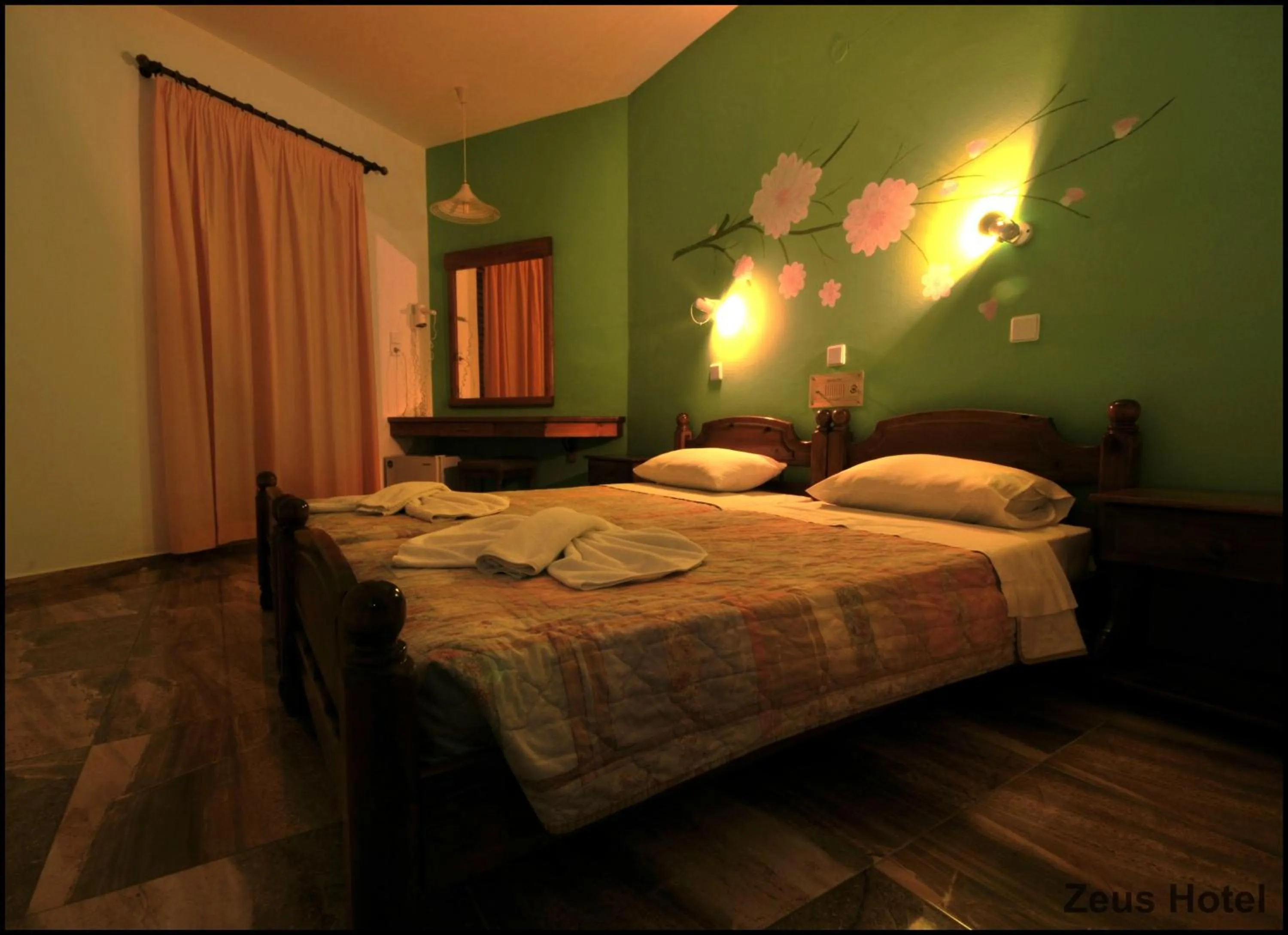 Photo of the whole room in Zeus Hotel