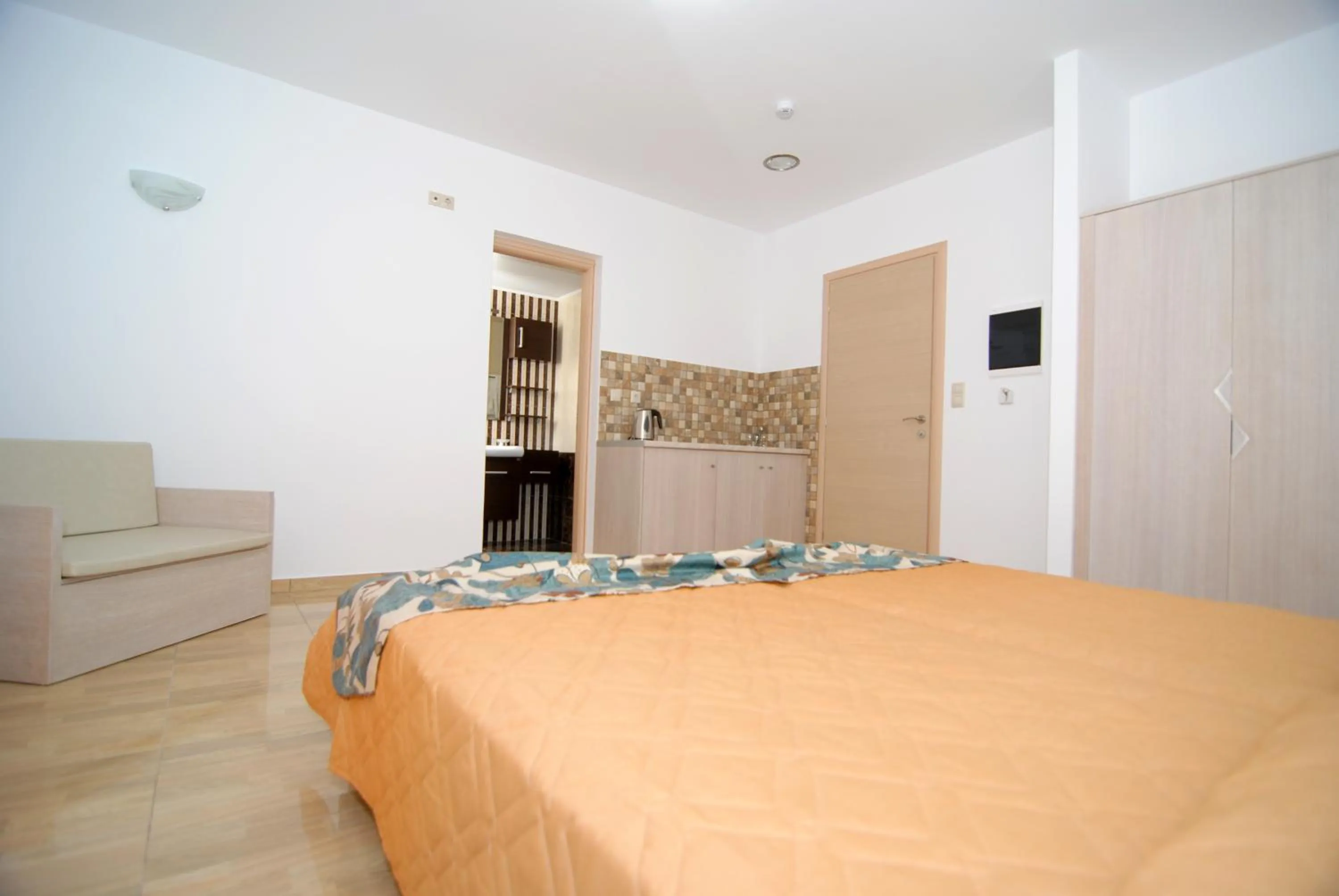 Photo of the whole room in Zeus Hotel