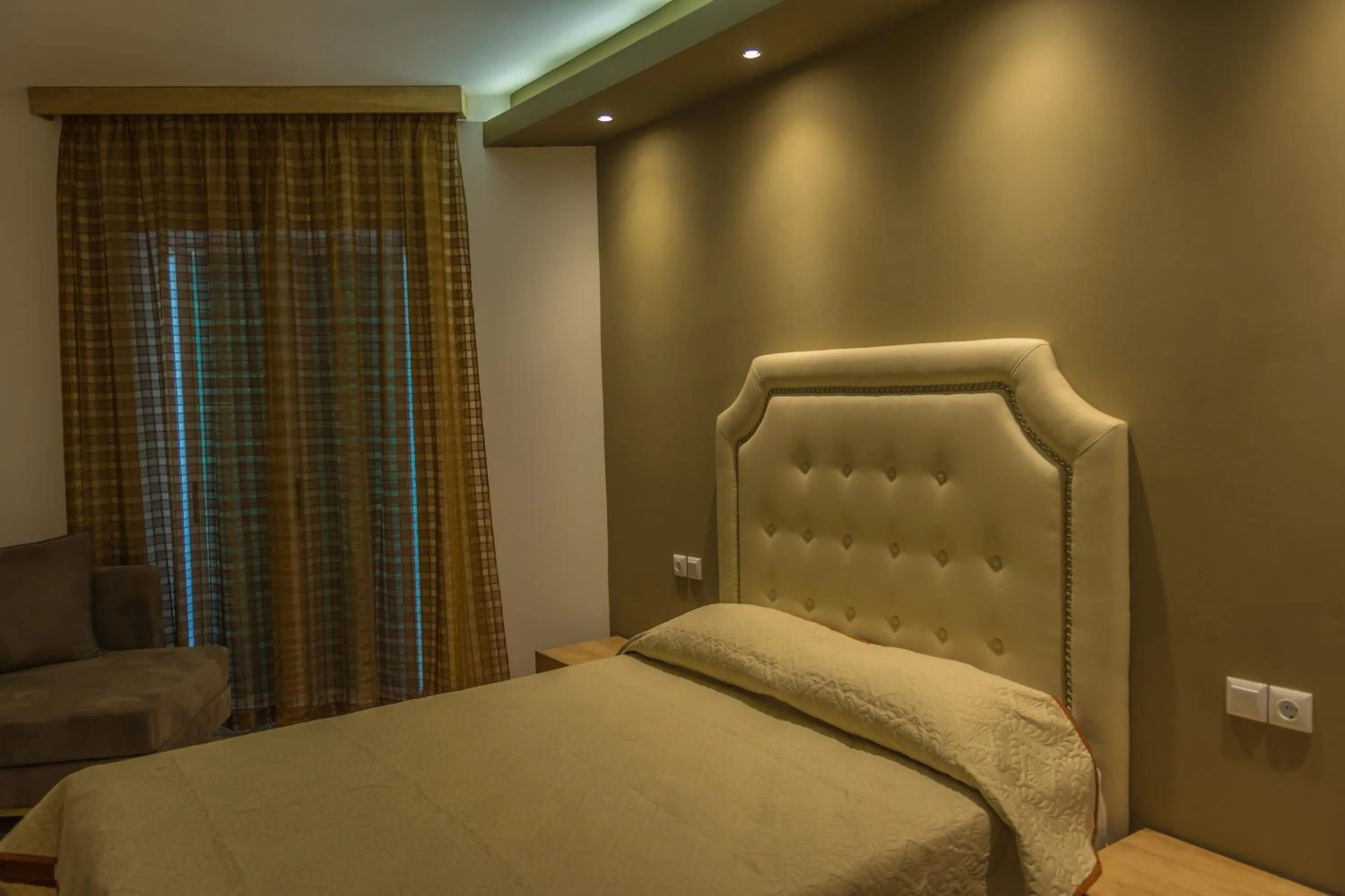 Photo of the whole room in Zeus Hotel